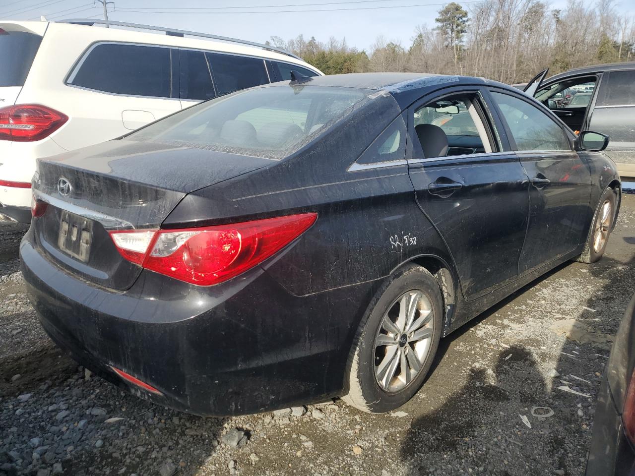 2011 Hyundai Sonata - Image 3