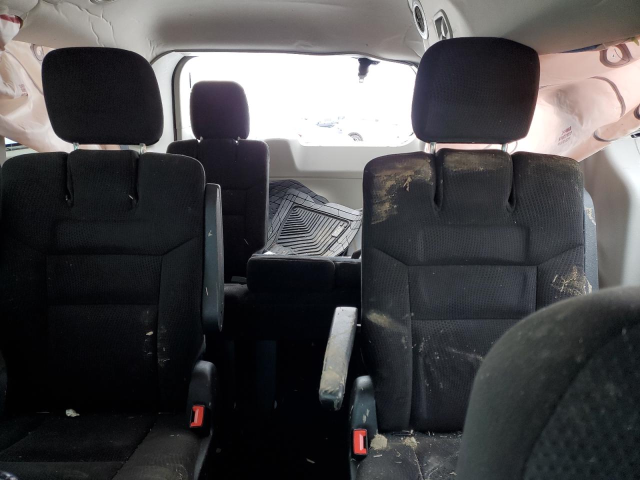 2016 Dodge Caravan - Image 10