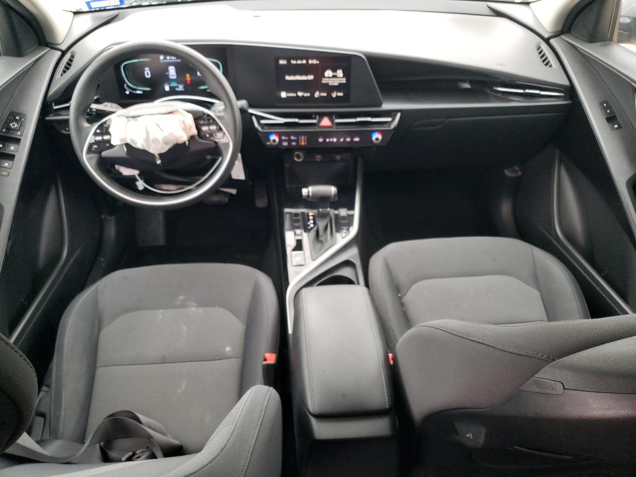 2023 Kia Niro - Image 8