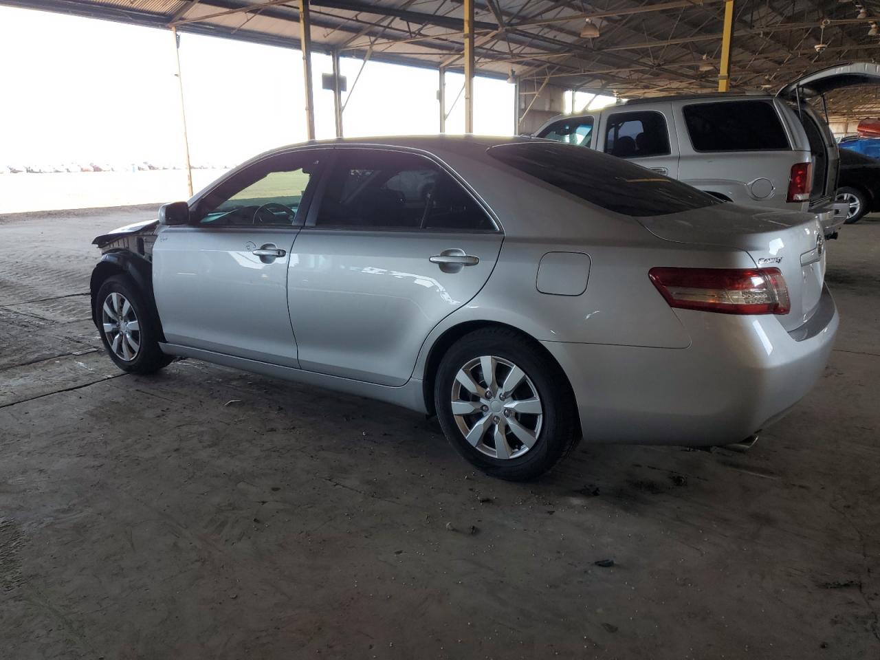2011 Toyota Camry - Image 2