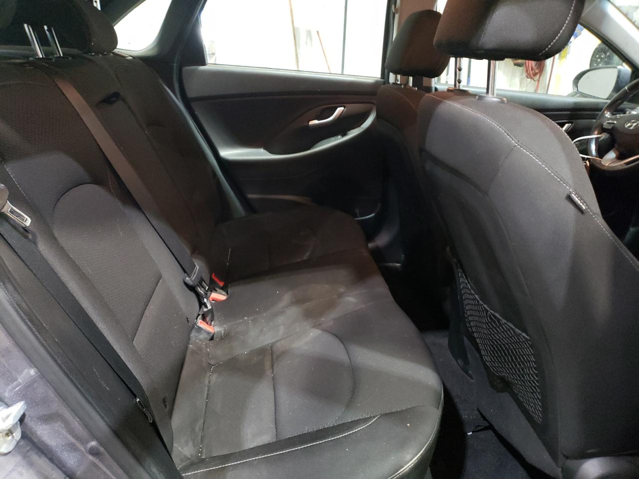 2018 Hyundai Elantra - Image 11