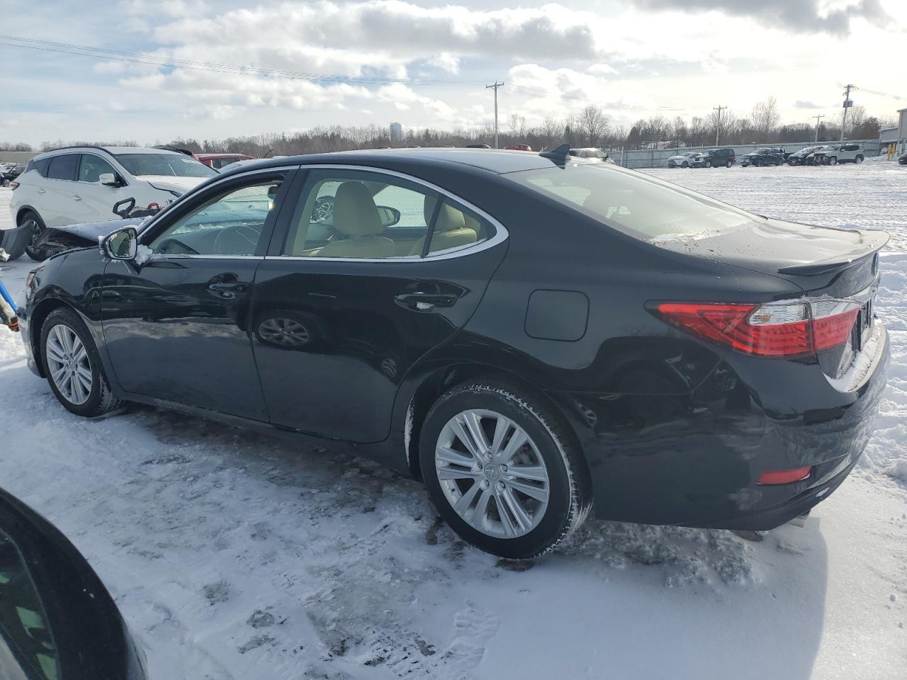 2014 Lexus ES - Image 2