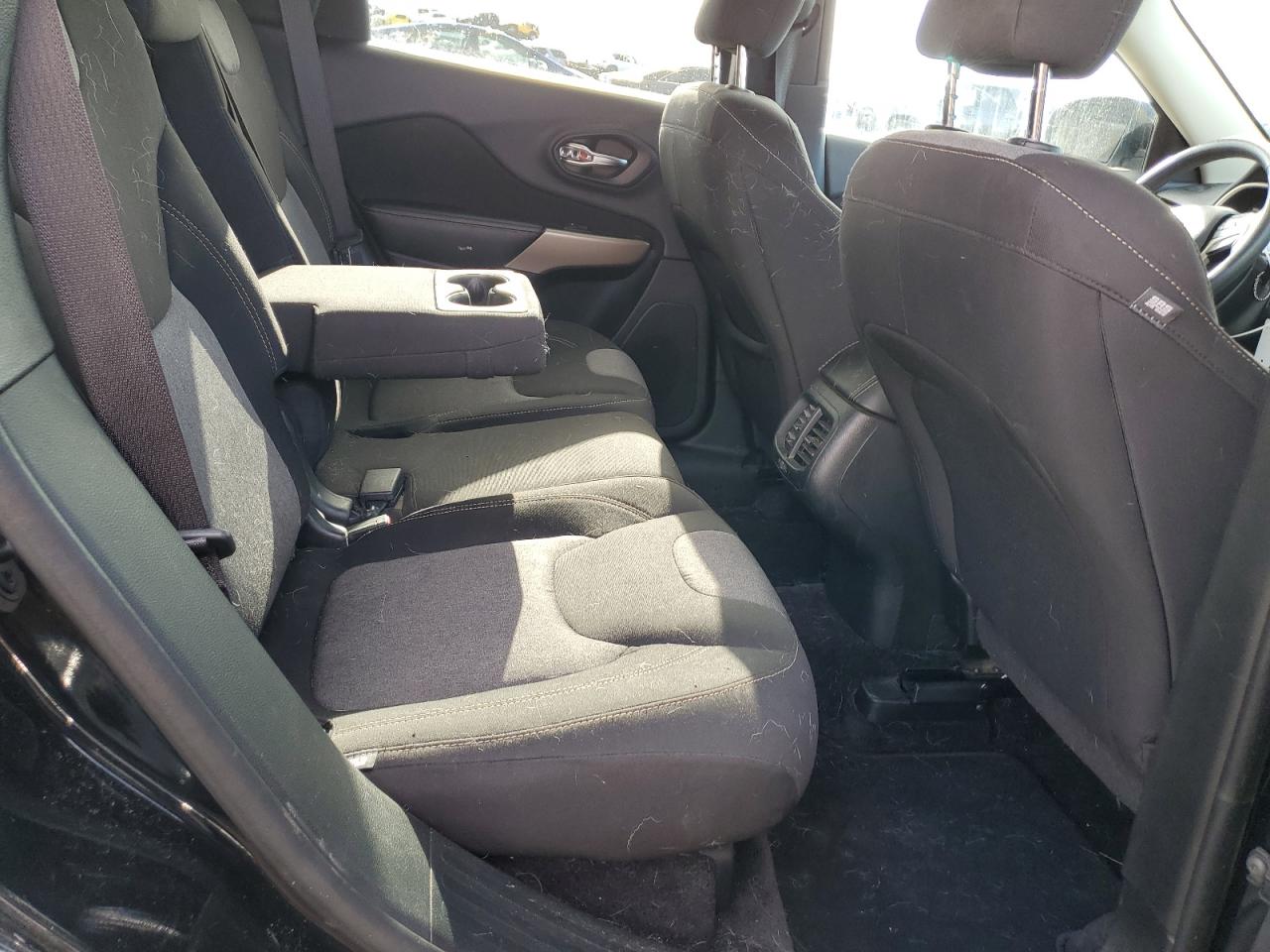 2018 Jeep Grand Cherokee - Image 11