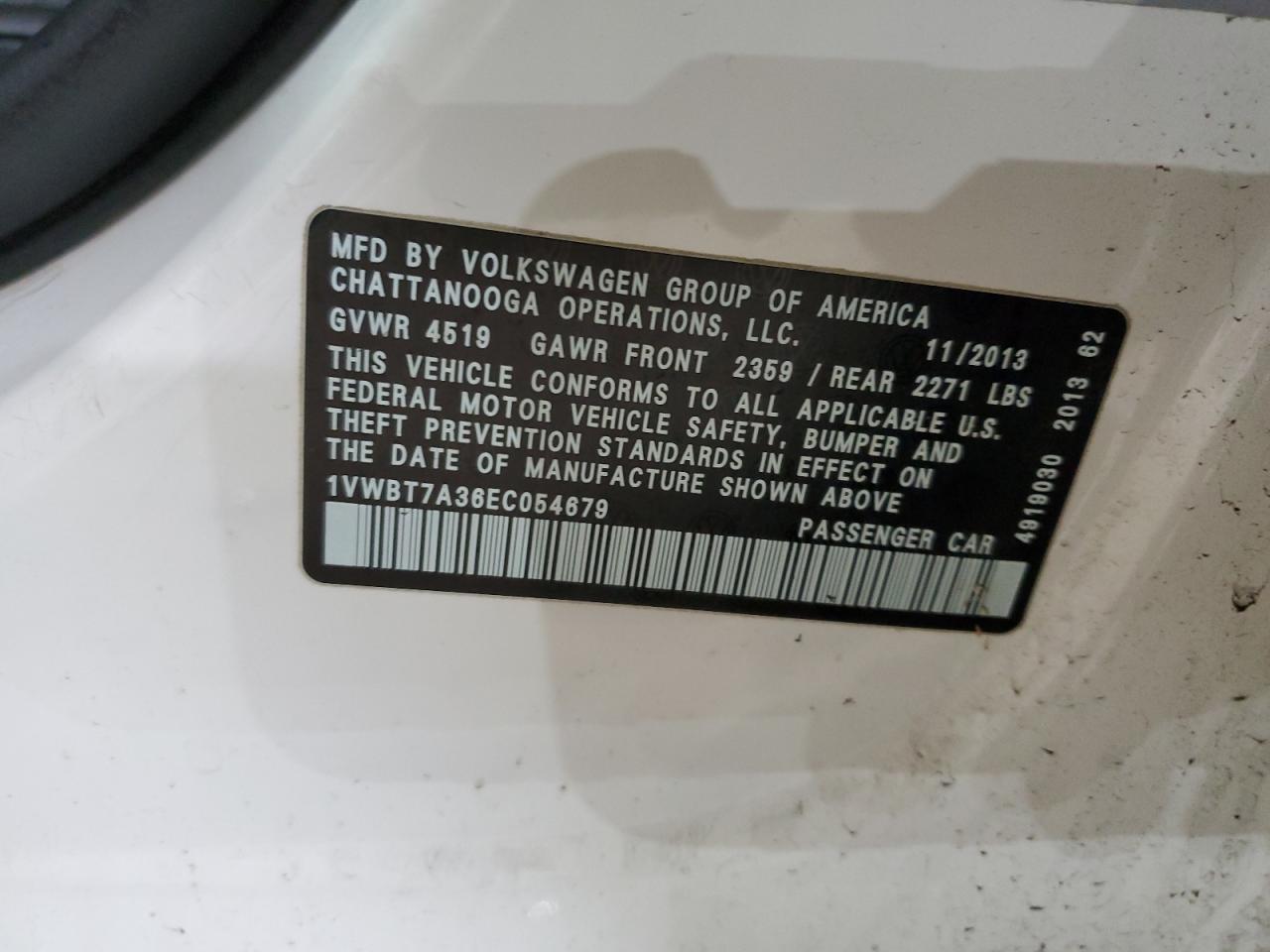 2014 Volkswagen Passat - Image 12