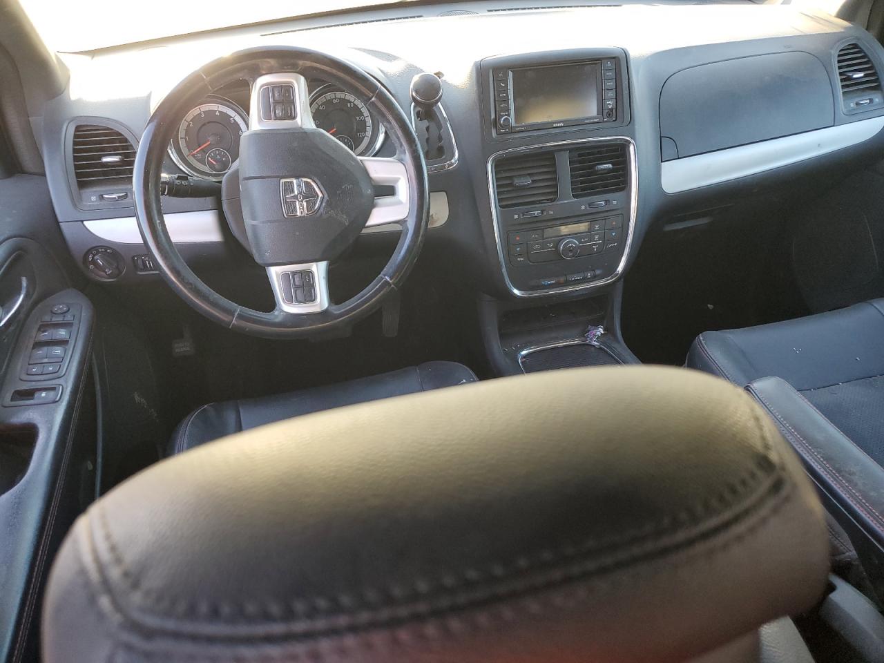 2014 Dodge Grand Caravan R/T VIN: 2C4RDGEG2ER337499 Lot: 89197025