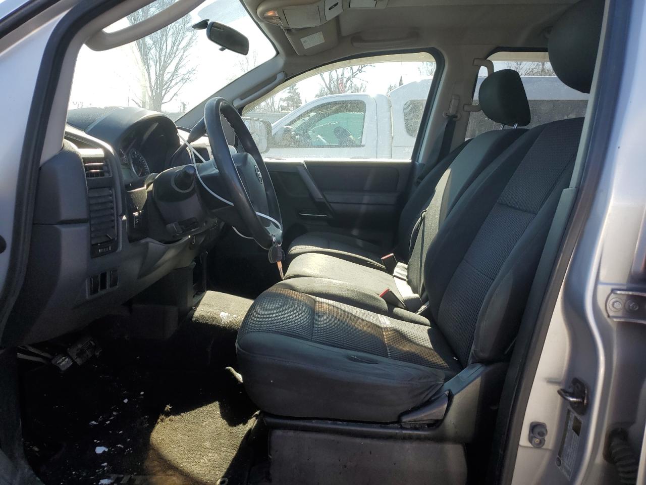2011 Nissan Titan - Image 7