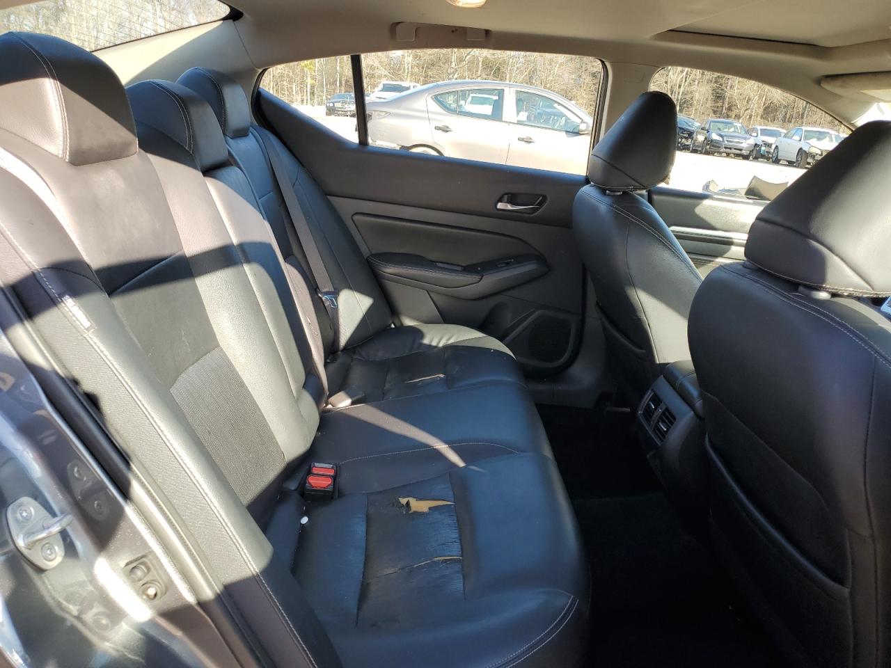 2019 Nissan Altima - Image 10