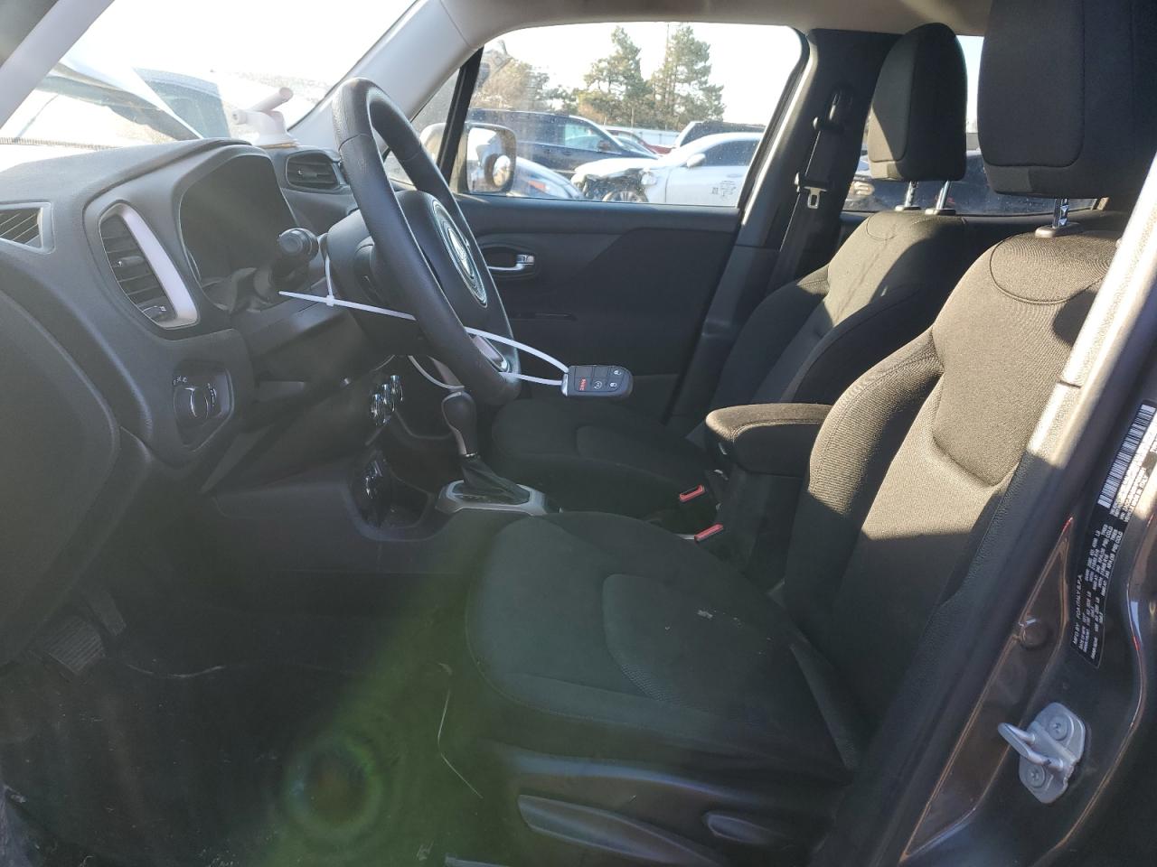 2017 Jeep Renegade - Image 7