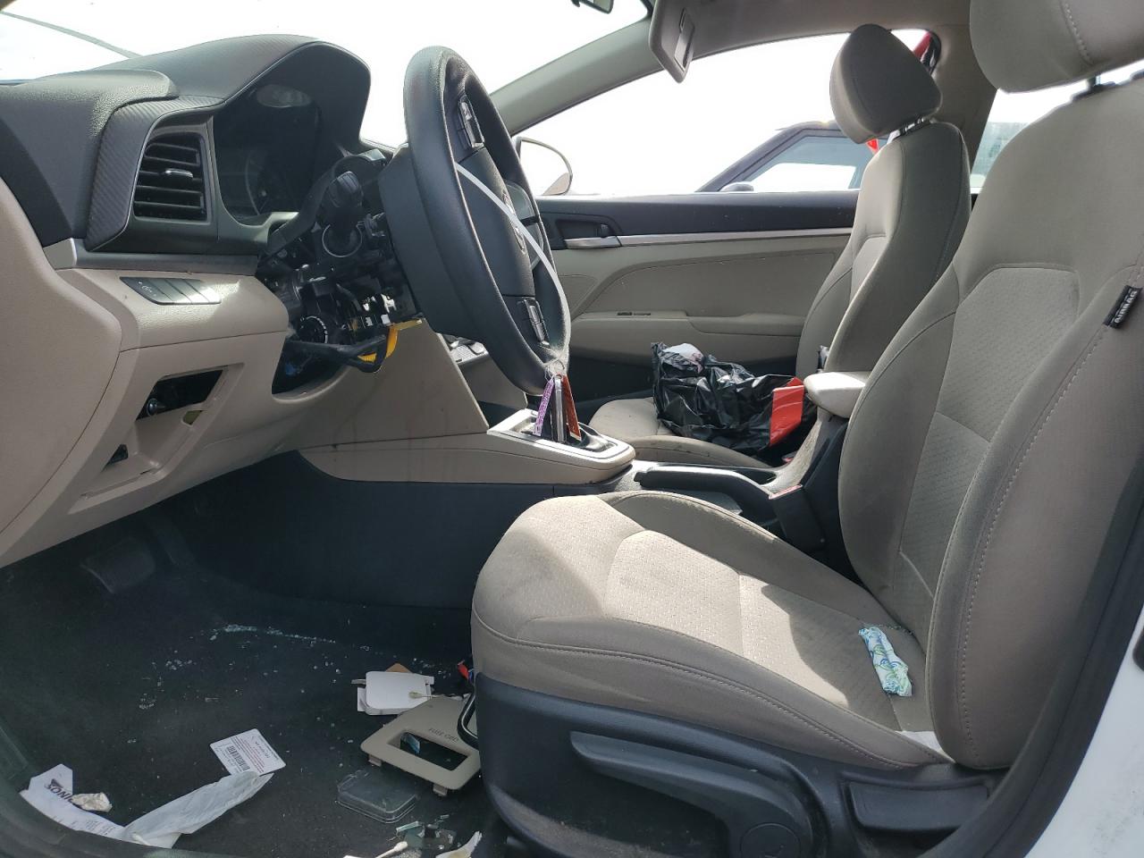 2019 Hyundai Elantra - Image 7
