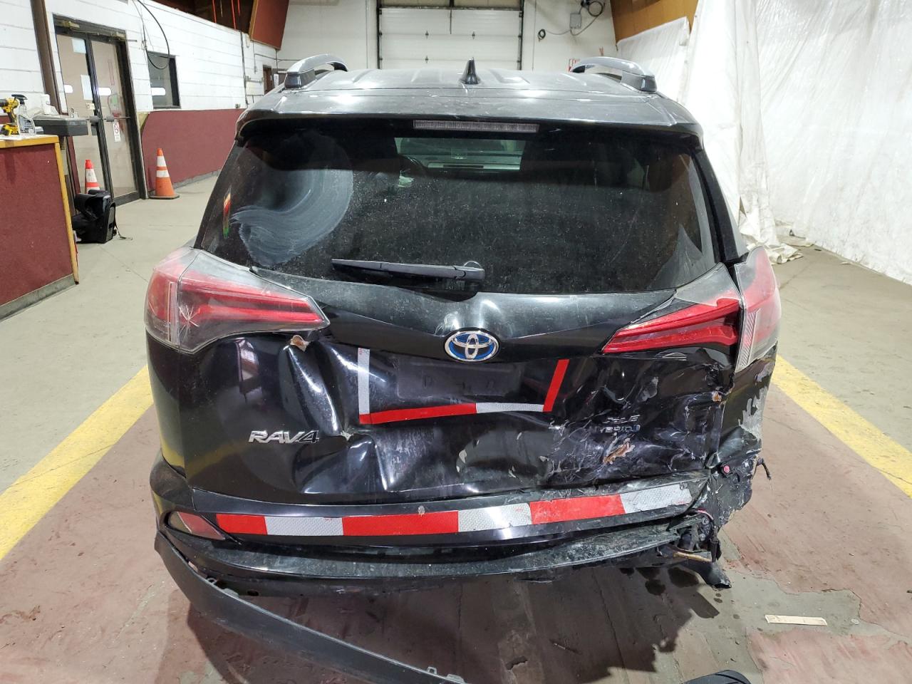 2018 Toyota RAV 4 - Image 6