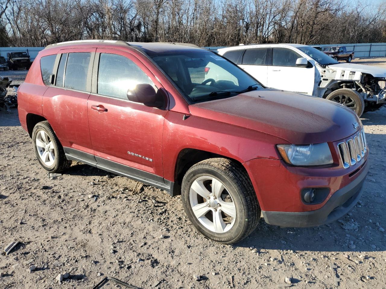 VIN 1C4NJDBB9GD617781 2016 JEEP COMPASS no.4