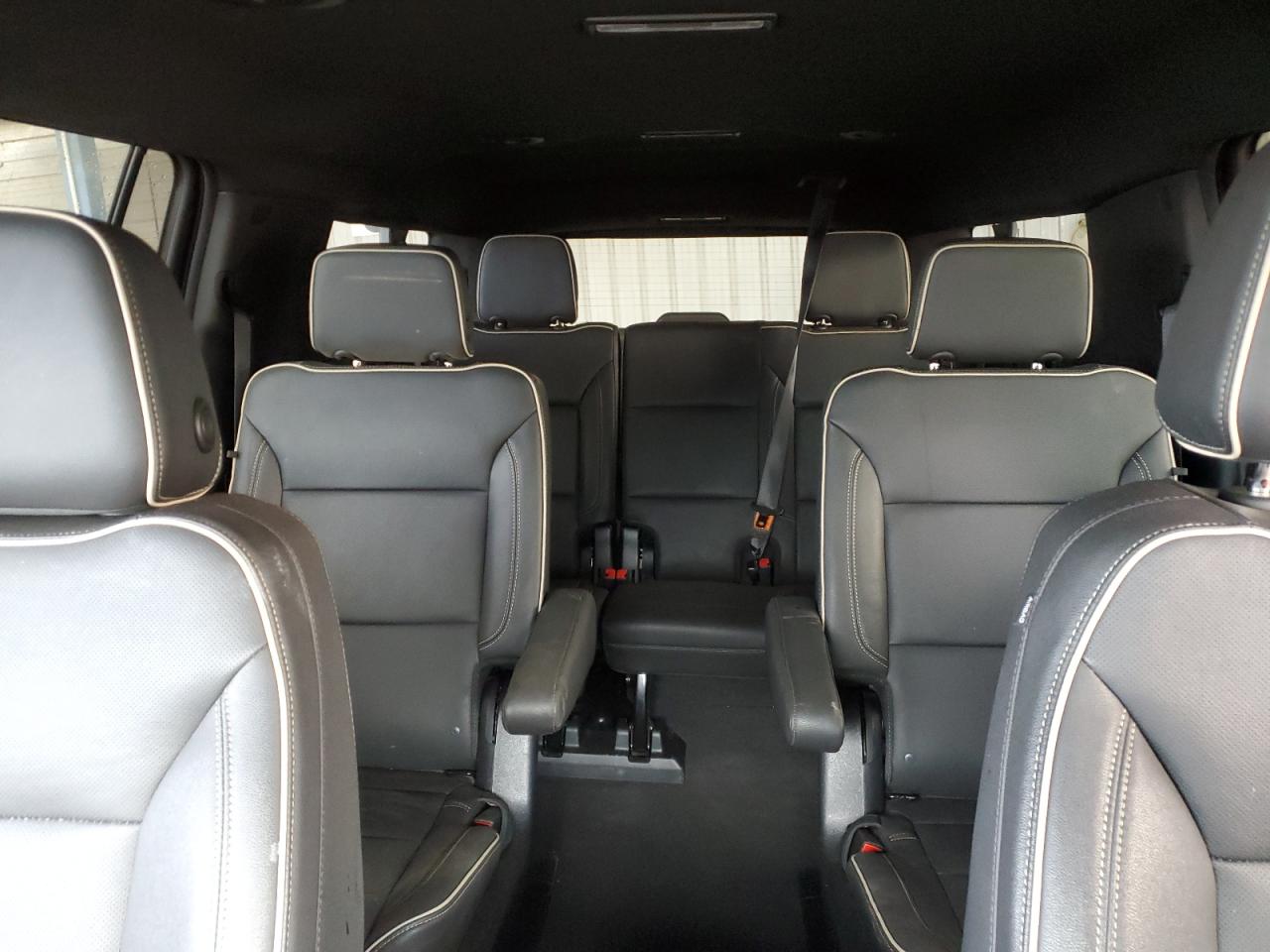 2023 Chevrolet Suburban - Image 10