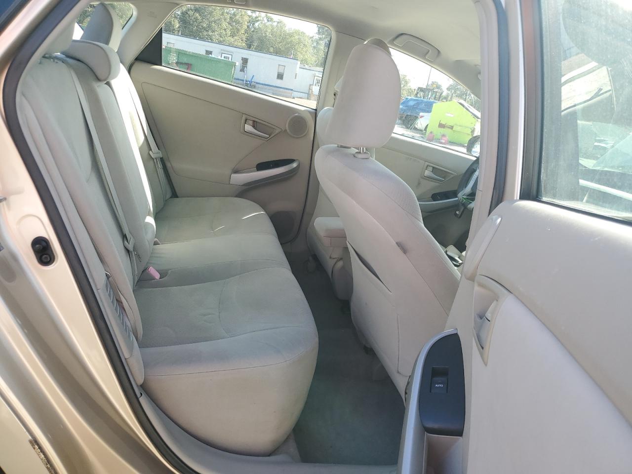 2010 Toyota Prius - Image 10