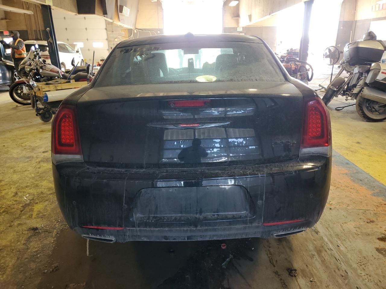2021 Chrysler 300 - Image 6