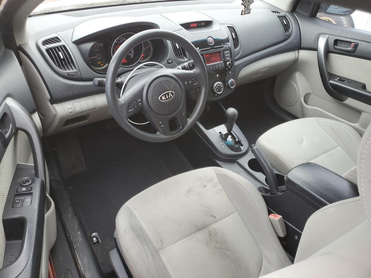 2010 Kia Forte - Image 8