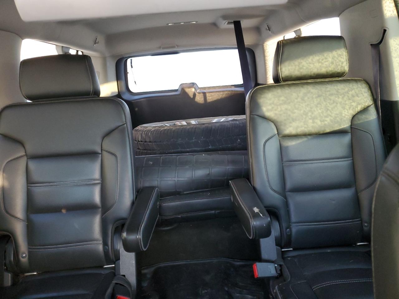 2017 GMC Yukon - Image 10