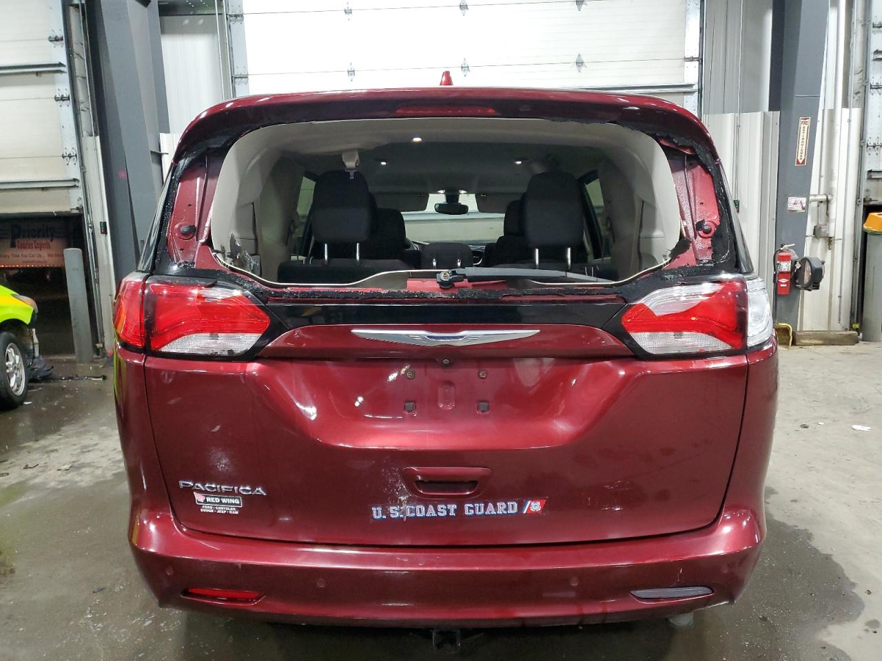 2017 Chrysler Pacifica - Image 6