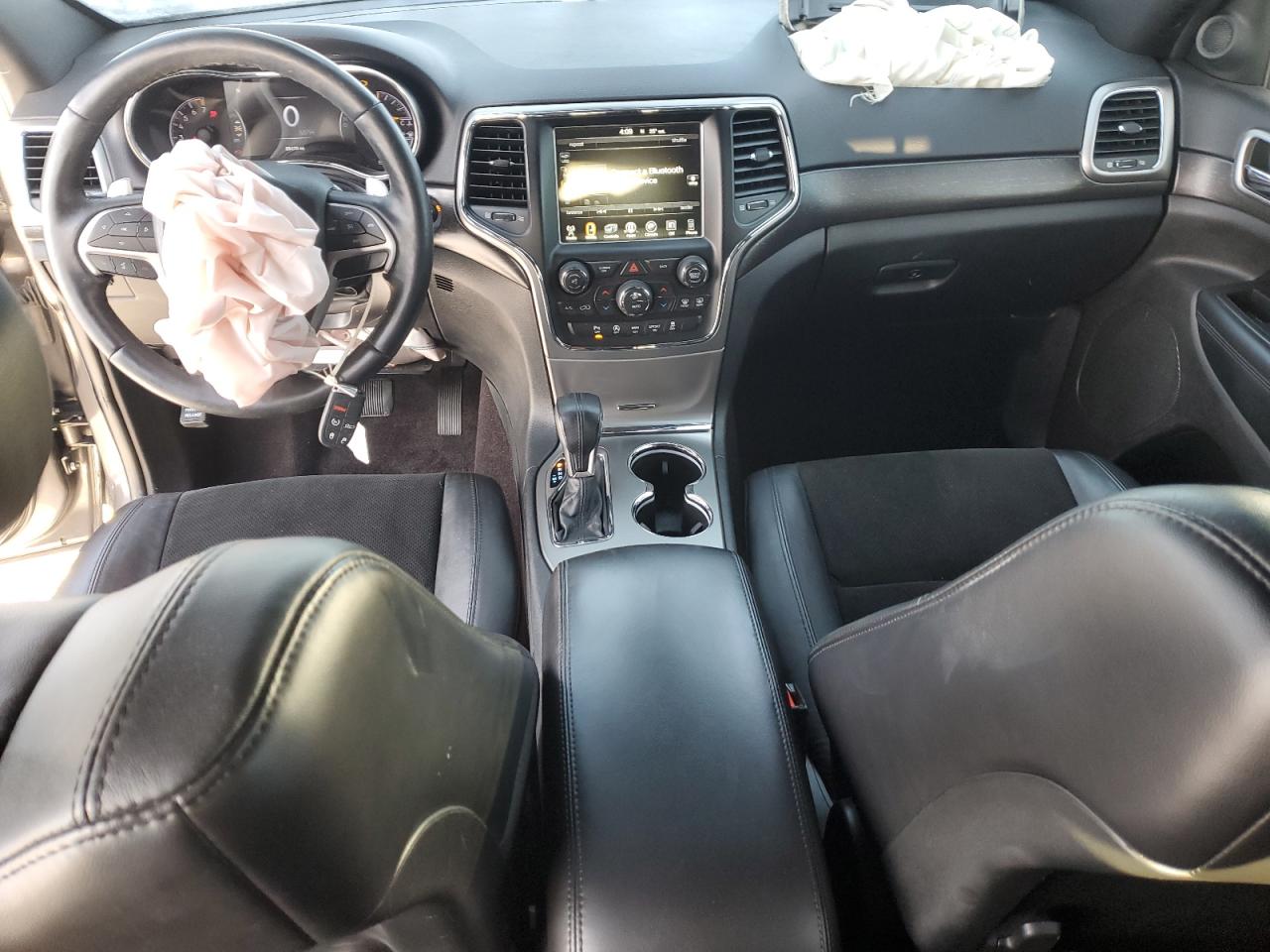 2017 Jeep Grand Cherokee - Image 8