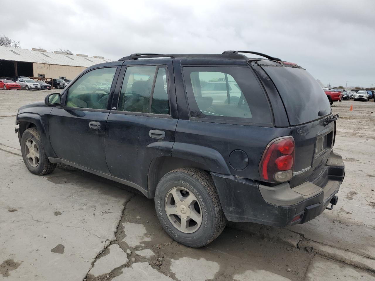 2004 Chevrolet TrailBlazer - Image 2