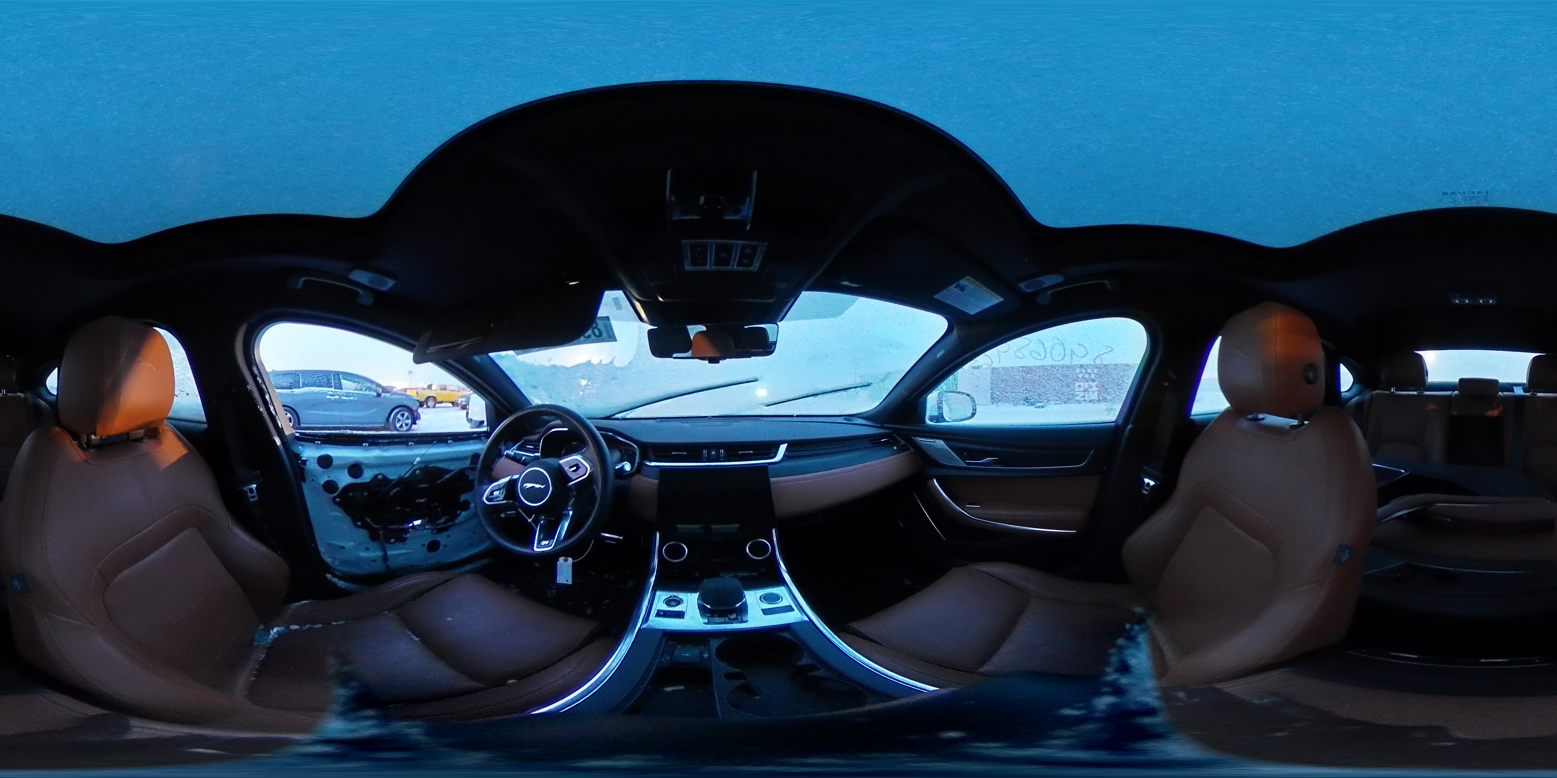 2022 Jaguar XF - Image 13