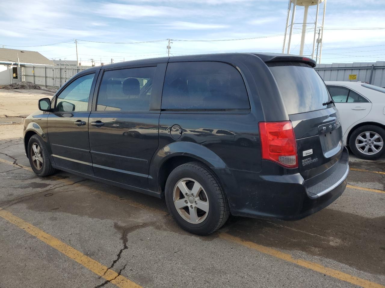 2013 Dodge Caravan - Image 2