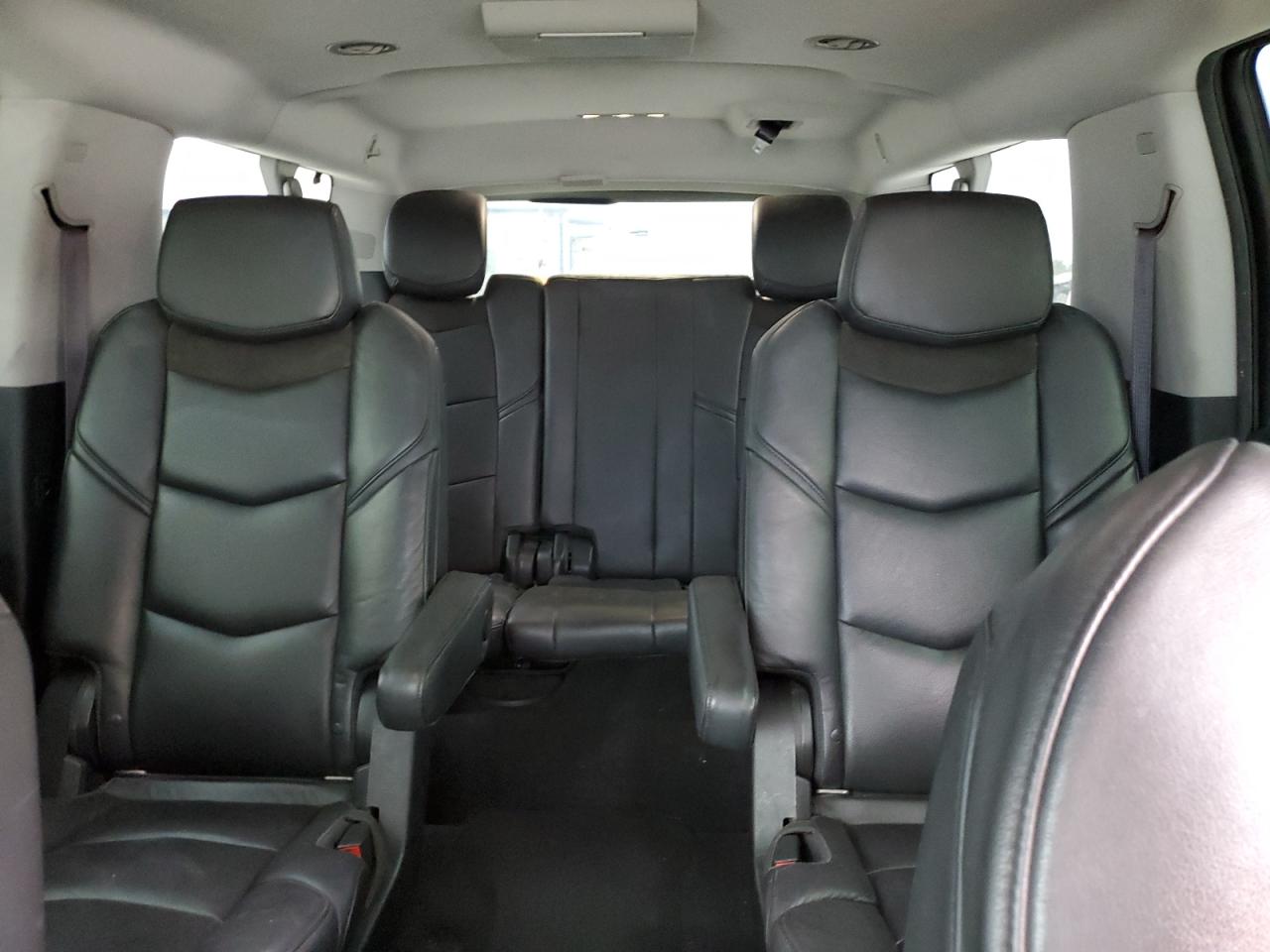 2016 Cadillac Escalade - Image 10