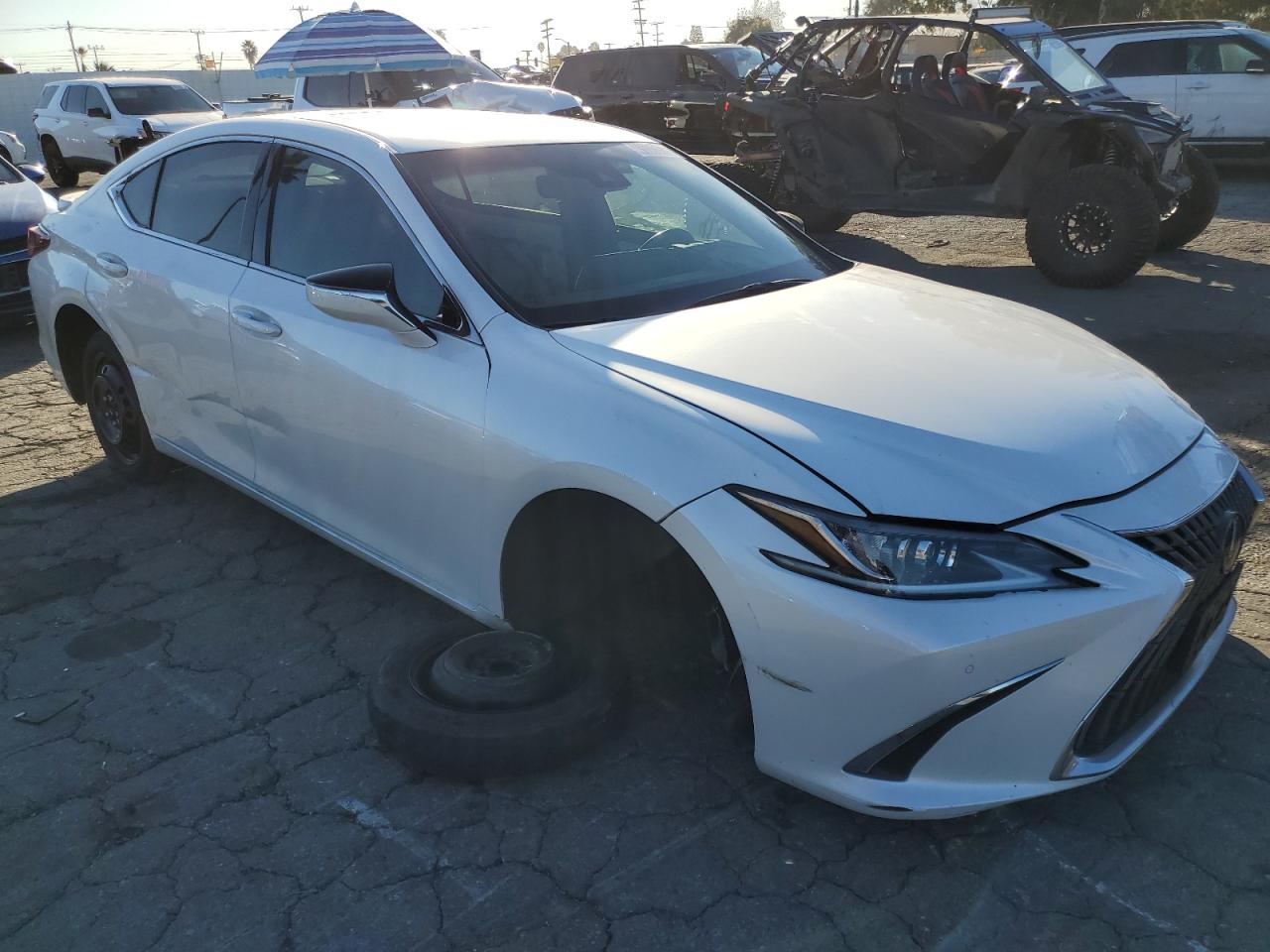 2023 Lexus ES - Image 4