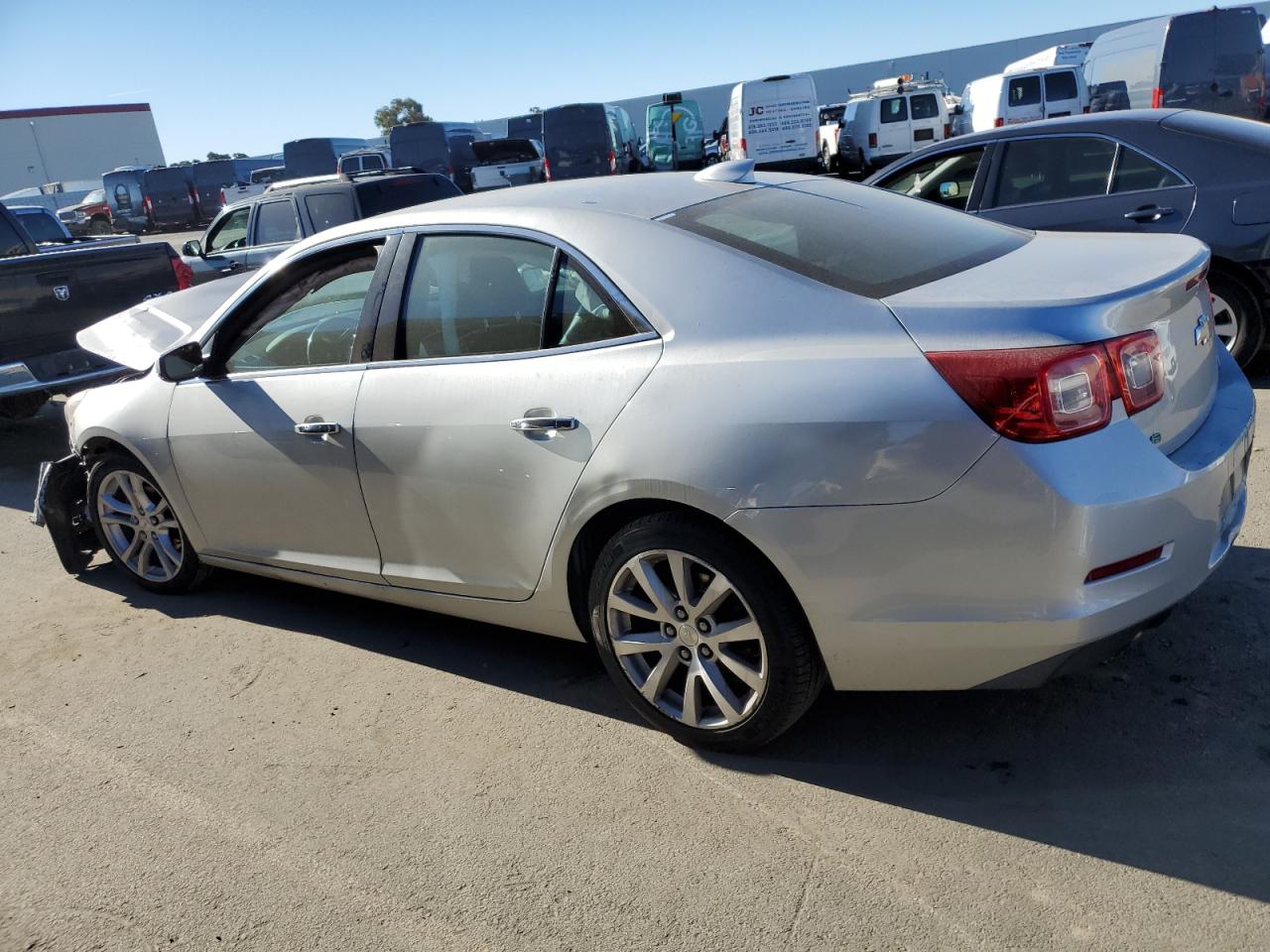 2016 Chevrolet Malibu - Image 2