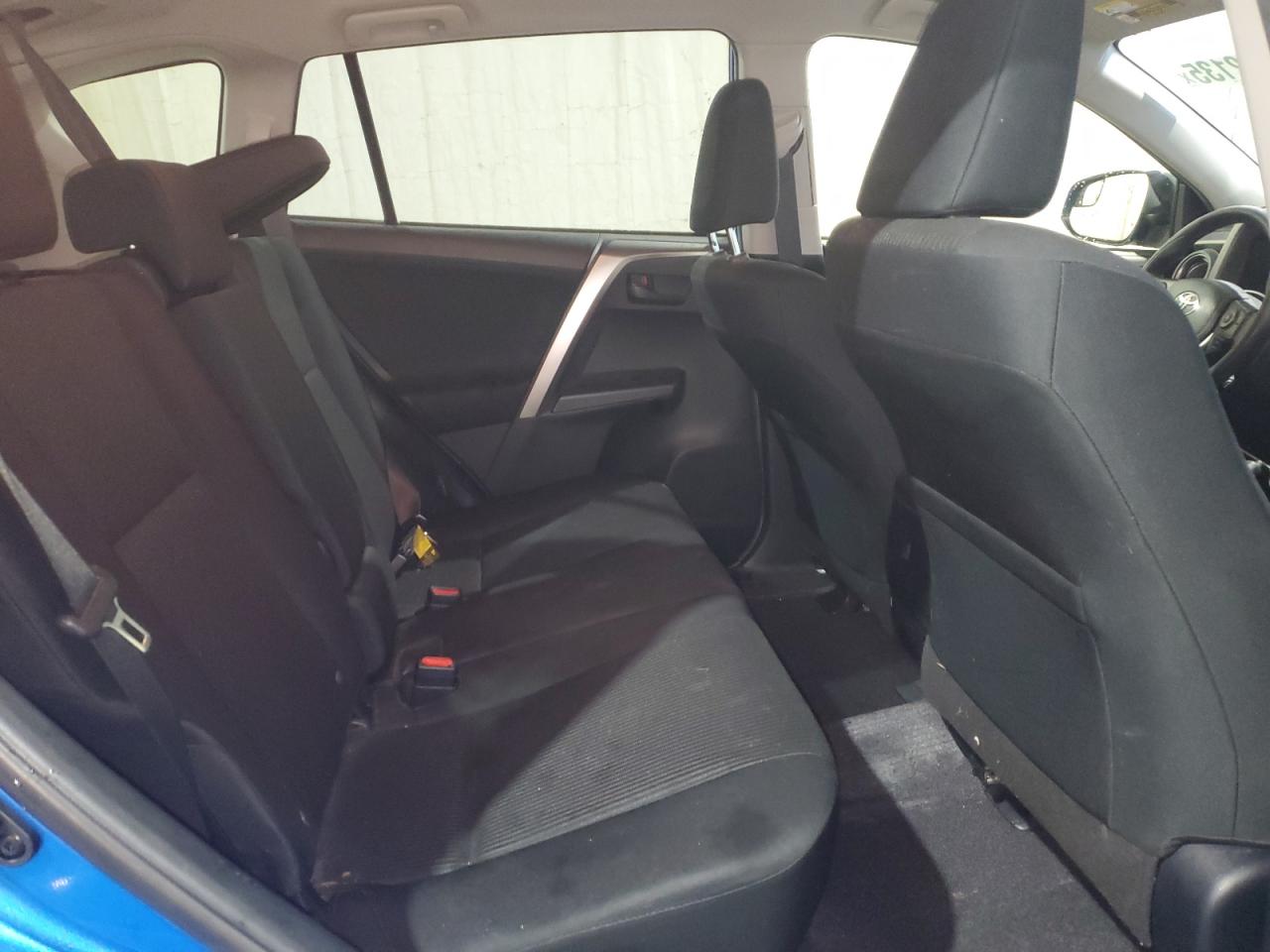 2018 Toyota RAV 4 - Image 11