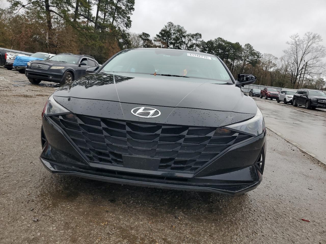 2023 Hyundai Elantra - Image 5