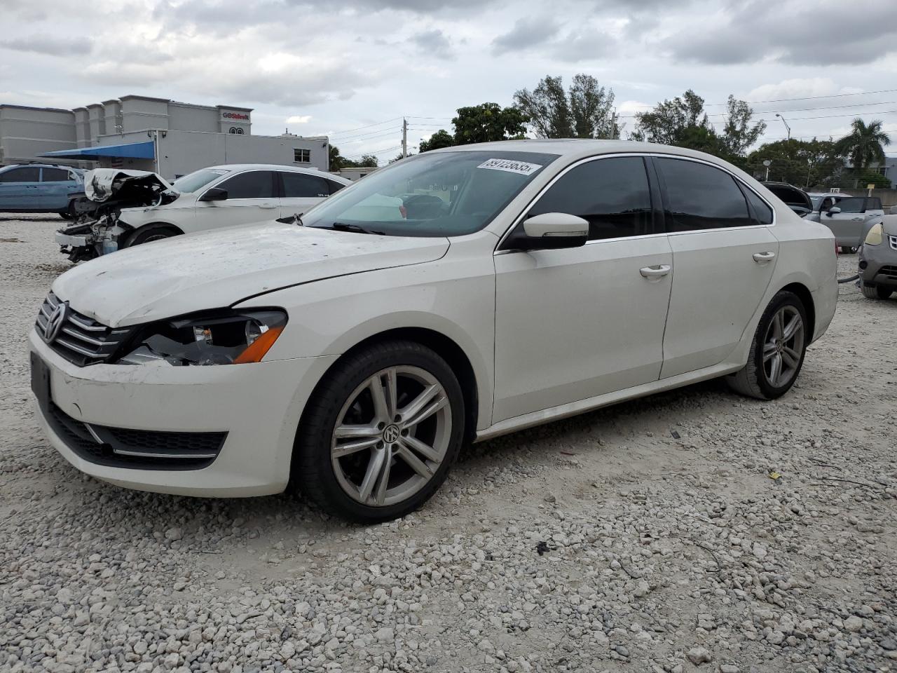 2014 Volkswagen Passat - Image 1