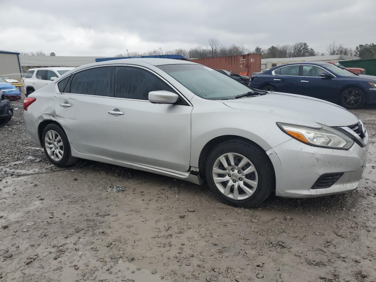 2017 Nissan Altima - Image 4