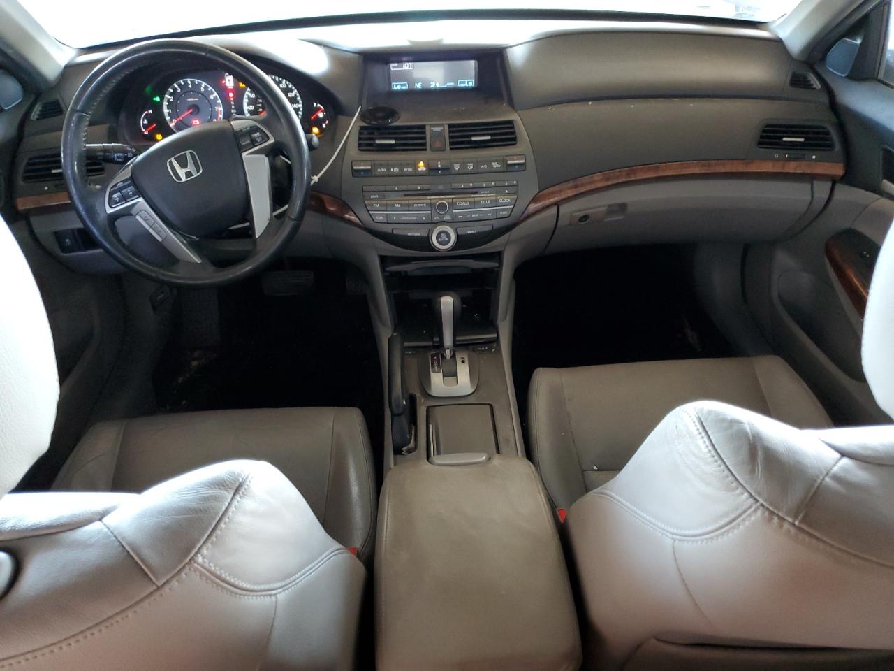 2011 Honda Accord - Image 8