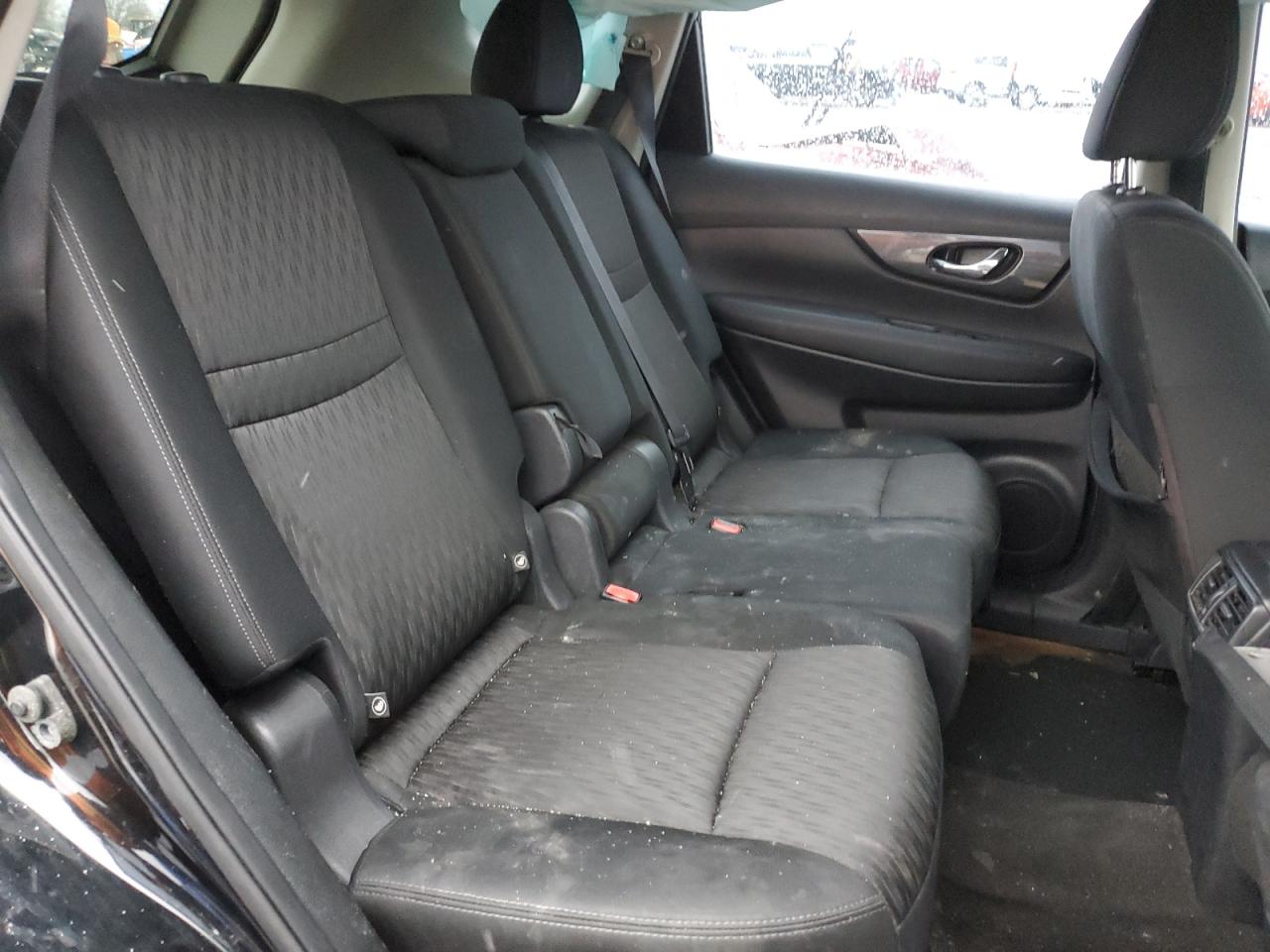 KNMAT2MTXJP555767 NISSAN ROGUE 2018