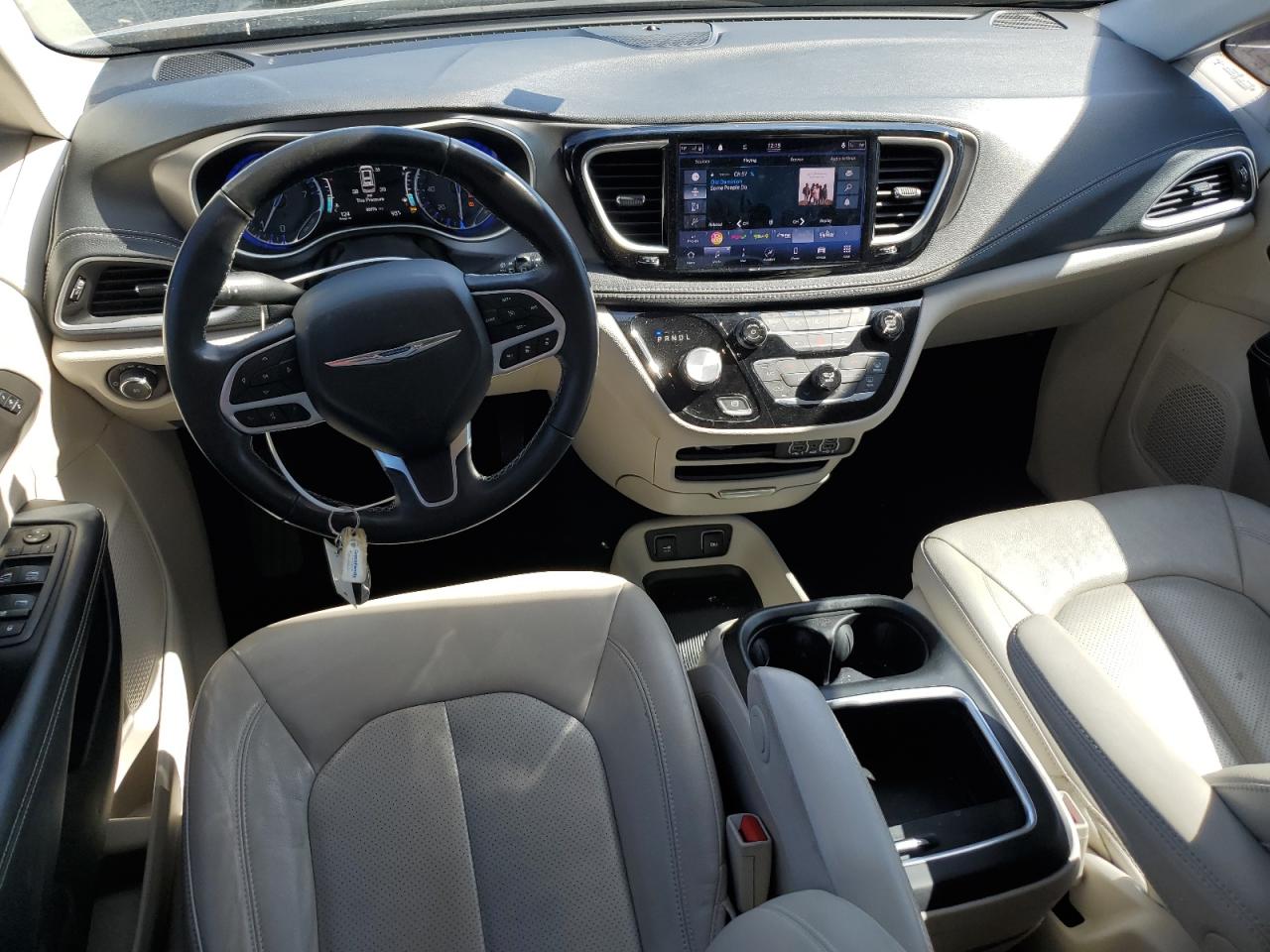 2021 Chrysler Pacifica - Image 8