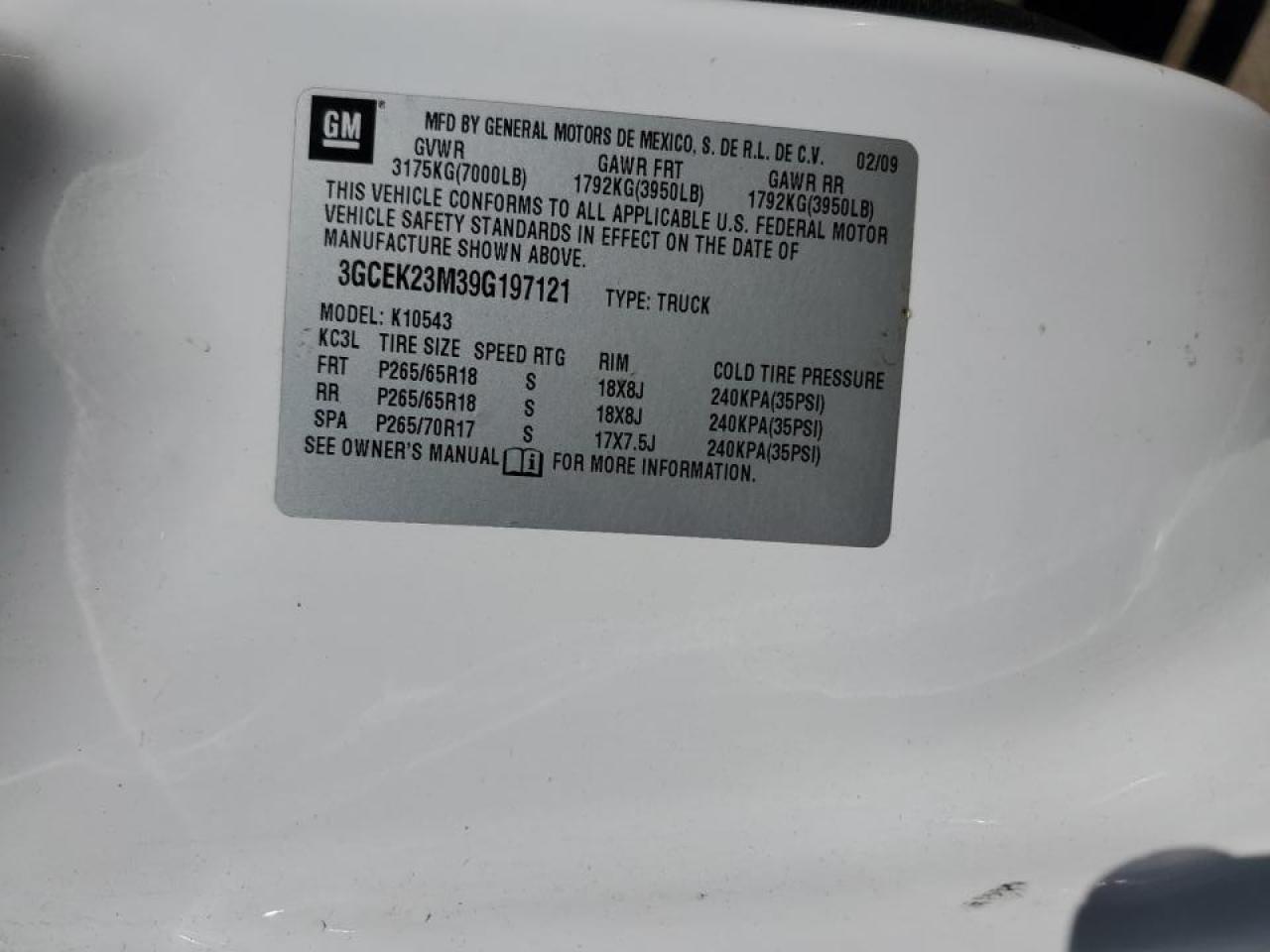 2009 Chevrolet Silverado - Image 12