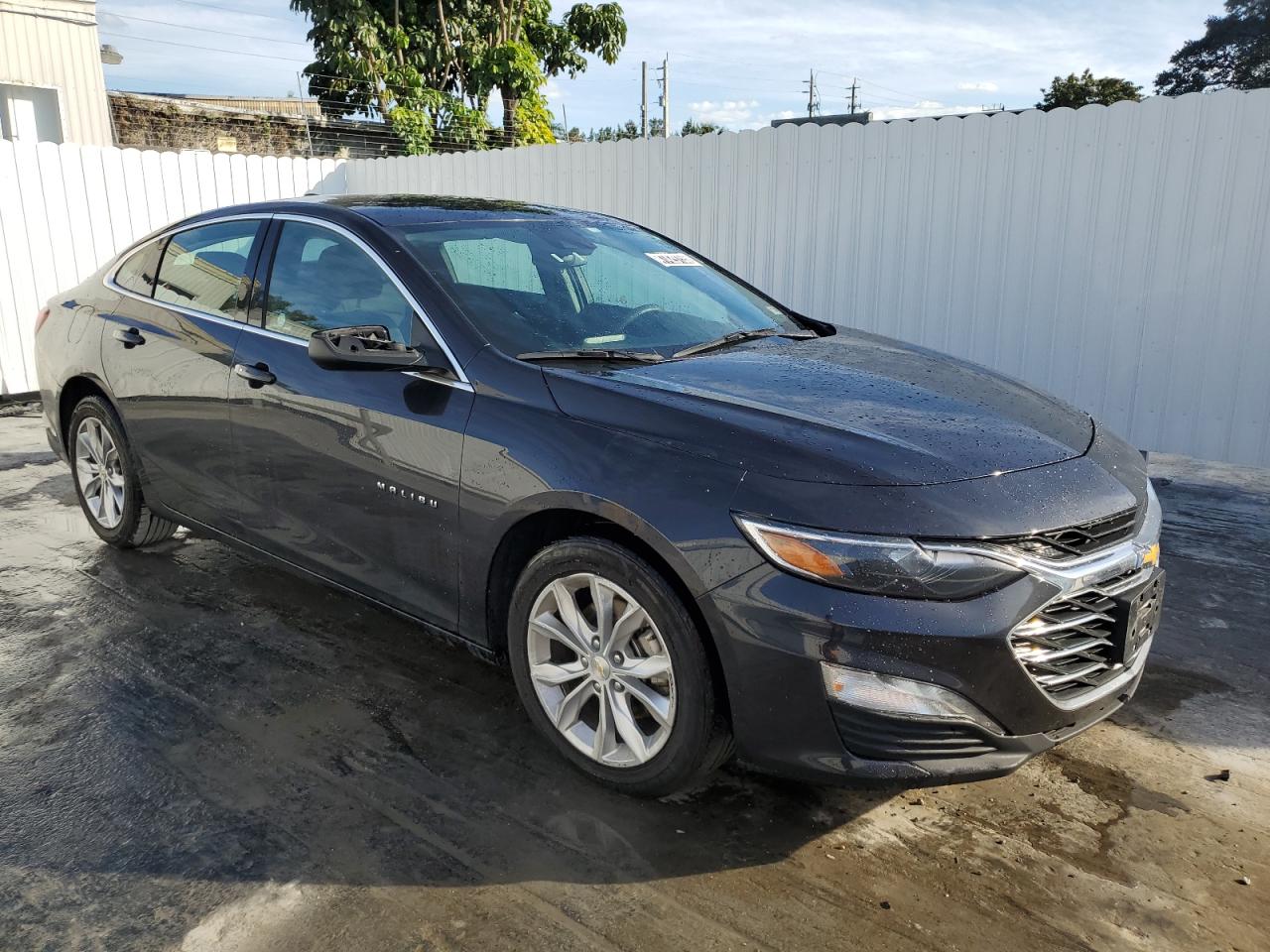 2023 Chevrolet Malibu - Image 4