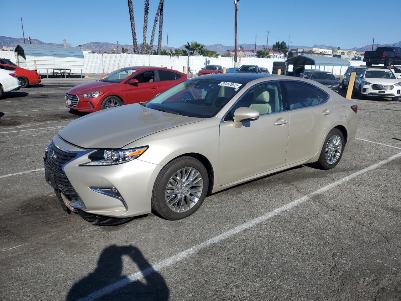 58ABK1GGXJU104991 2018 LEXUS ES - Image 1