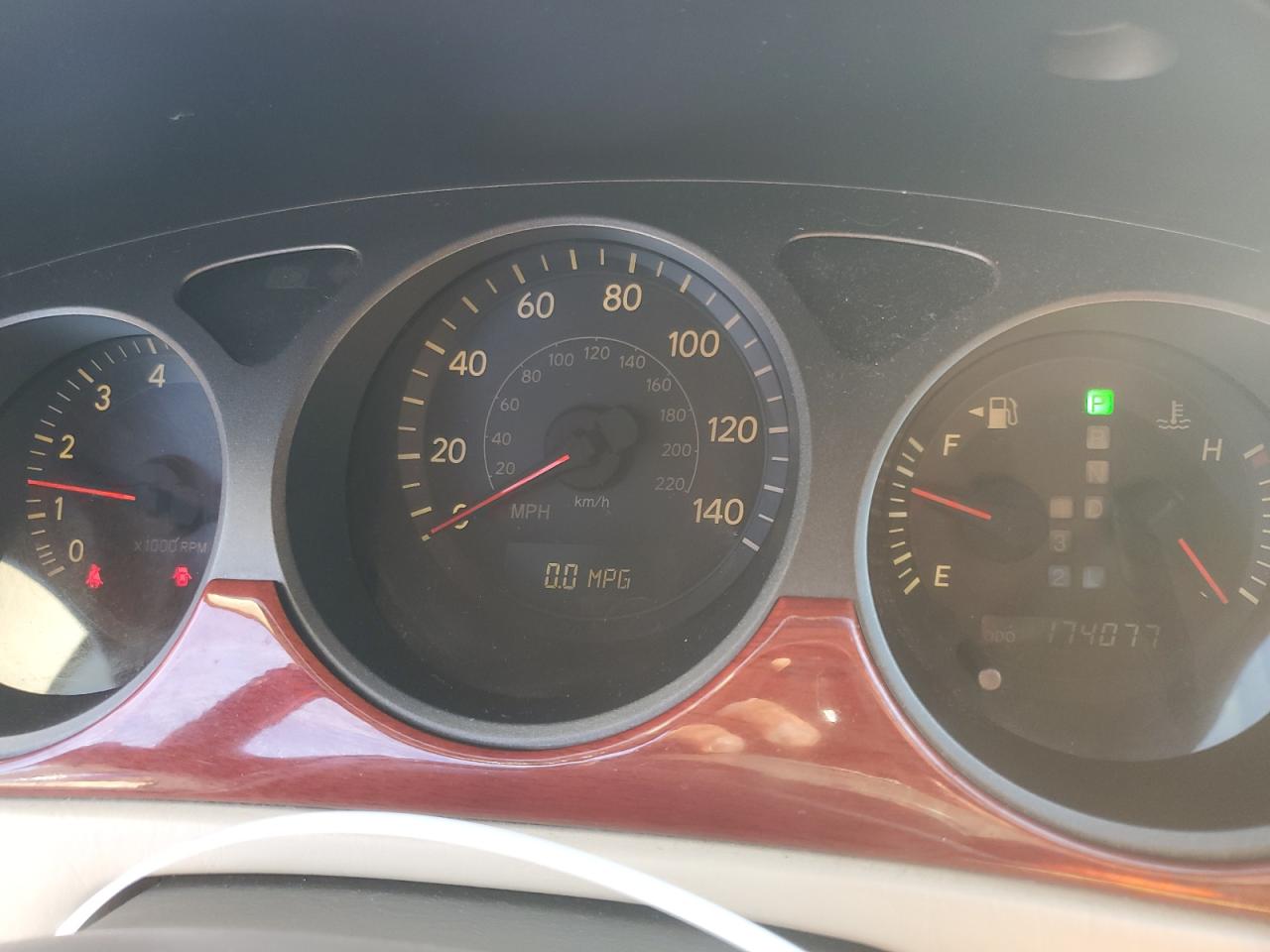 2003 Lexus ES - Image 9