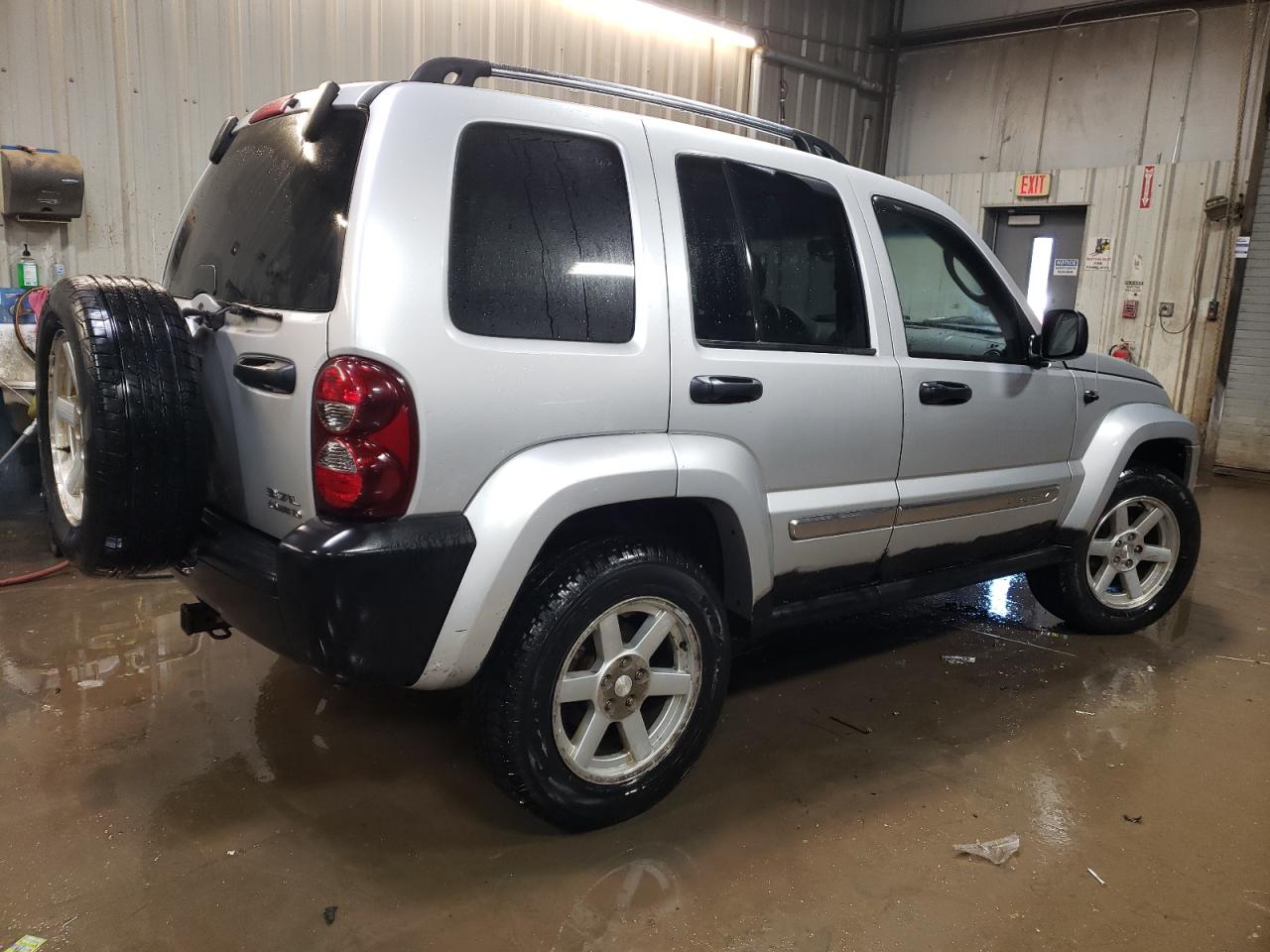 2006 Jeep Liberty (North America) - Image 3