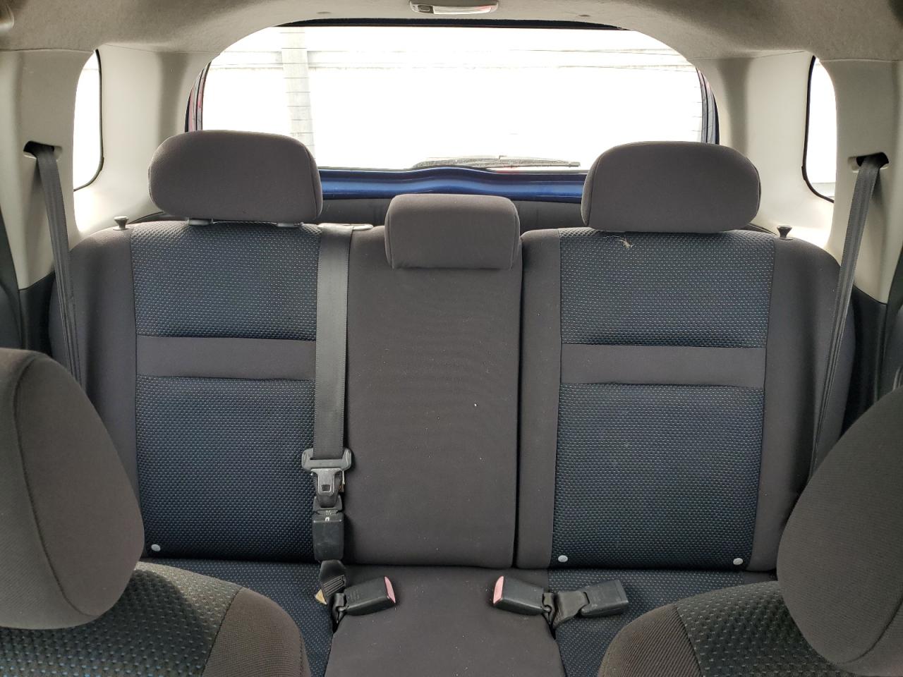 2005 Toyota xA - Image 10