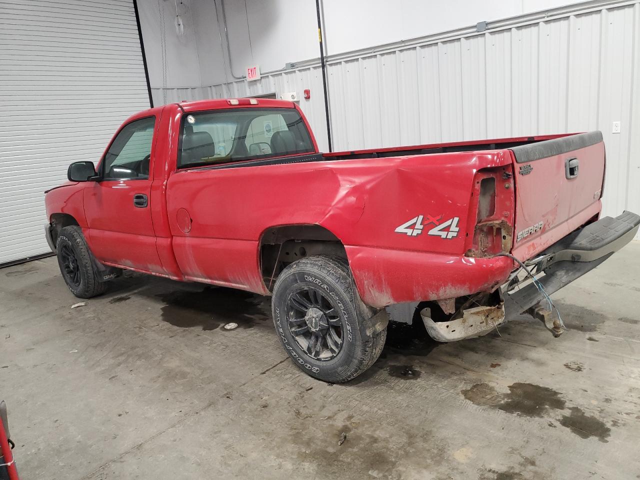 2006 GMC Sierra - Image 2