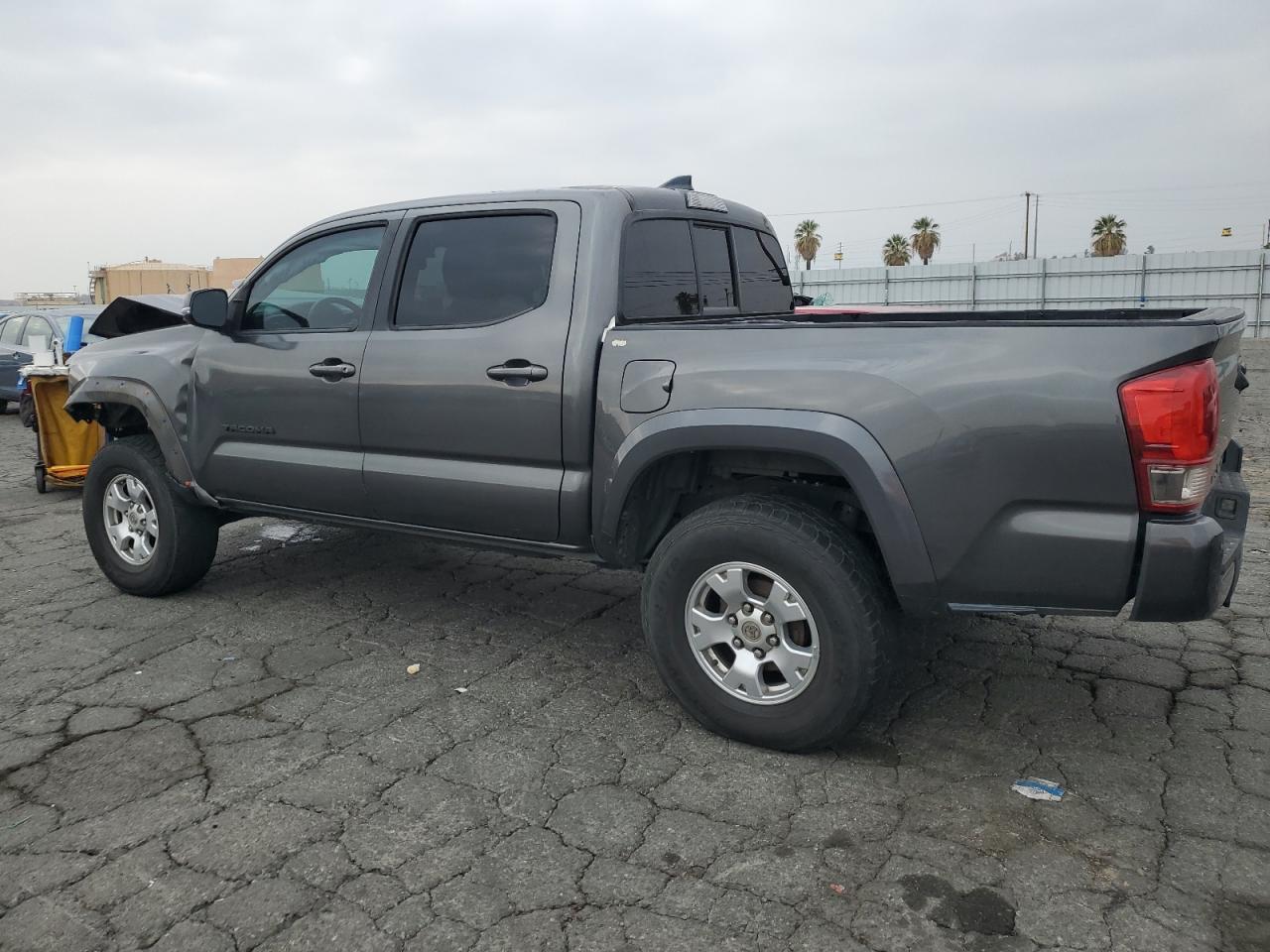 2016 Toyota Tacoma - Image 2