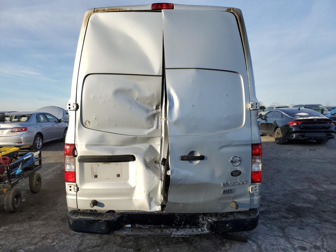 2016 Nissan NV - Image 6