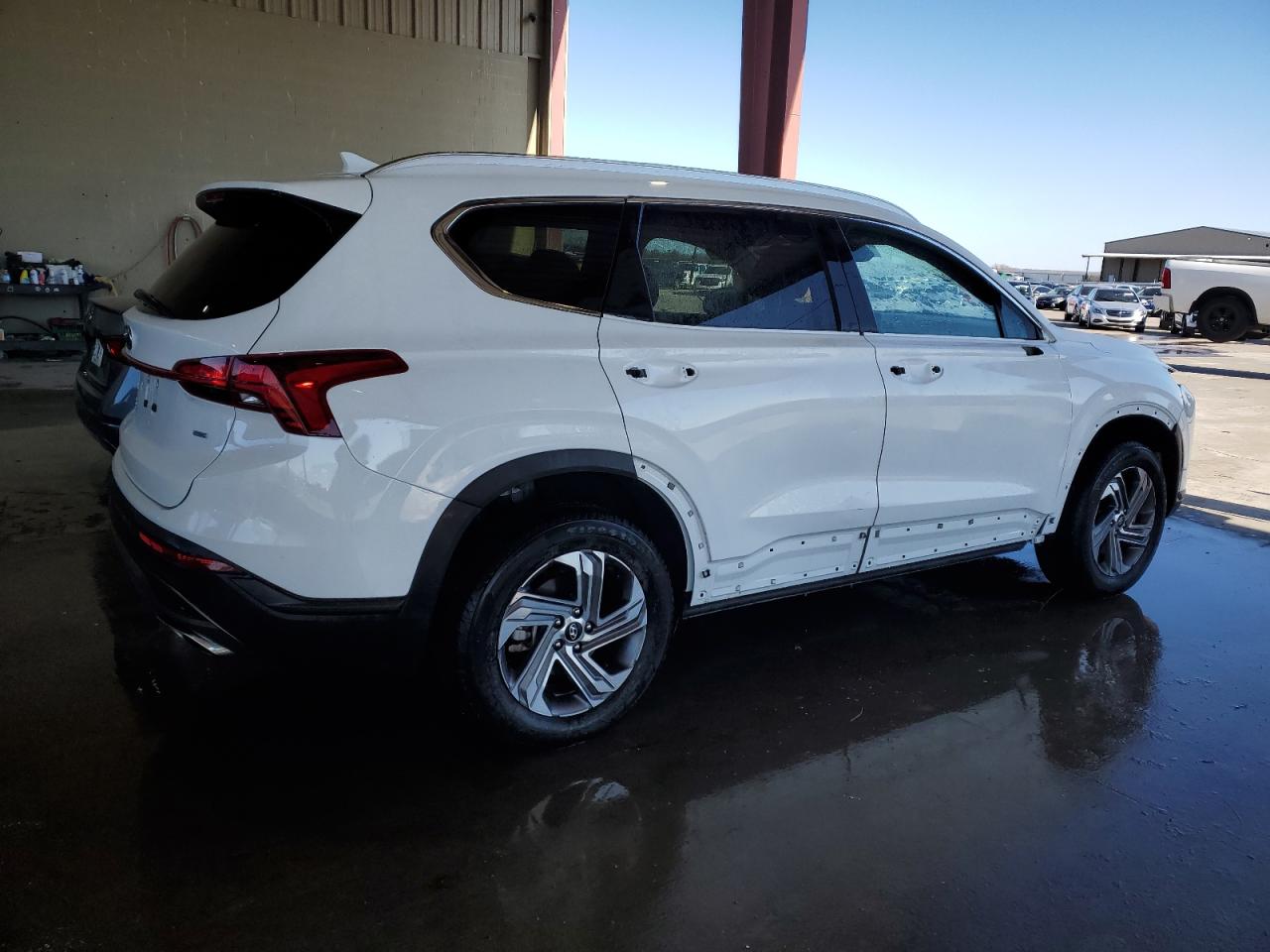 2023 Hyundai Santa Fe - Image 3