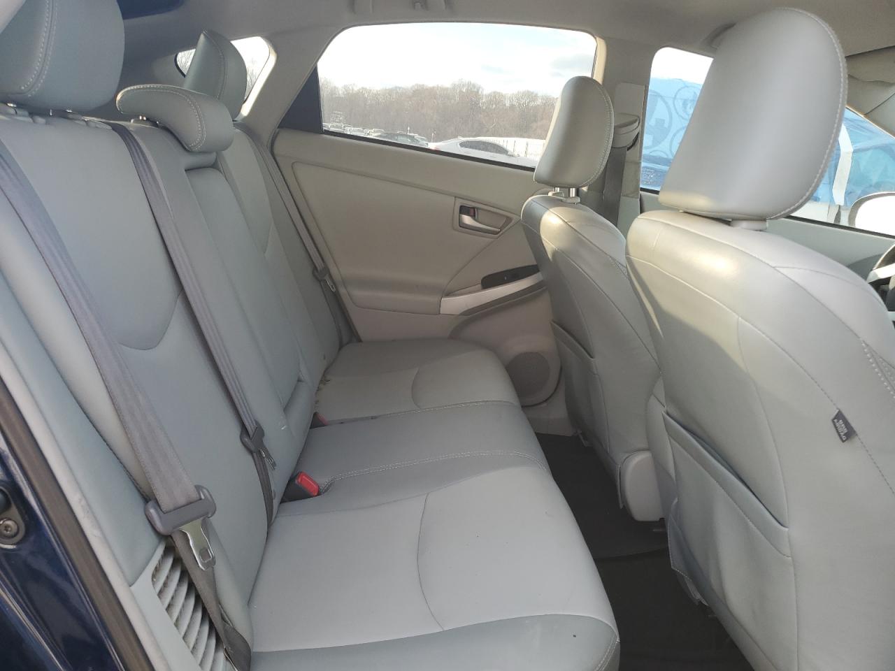 2014 Toyota Prius - Image 11