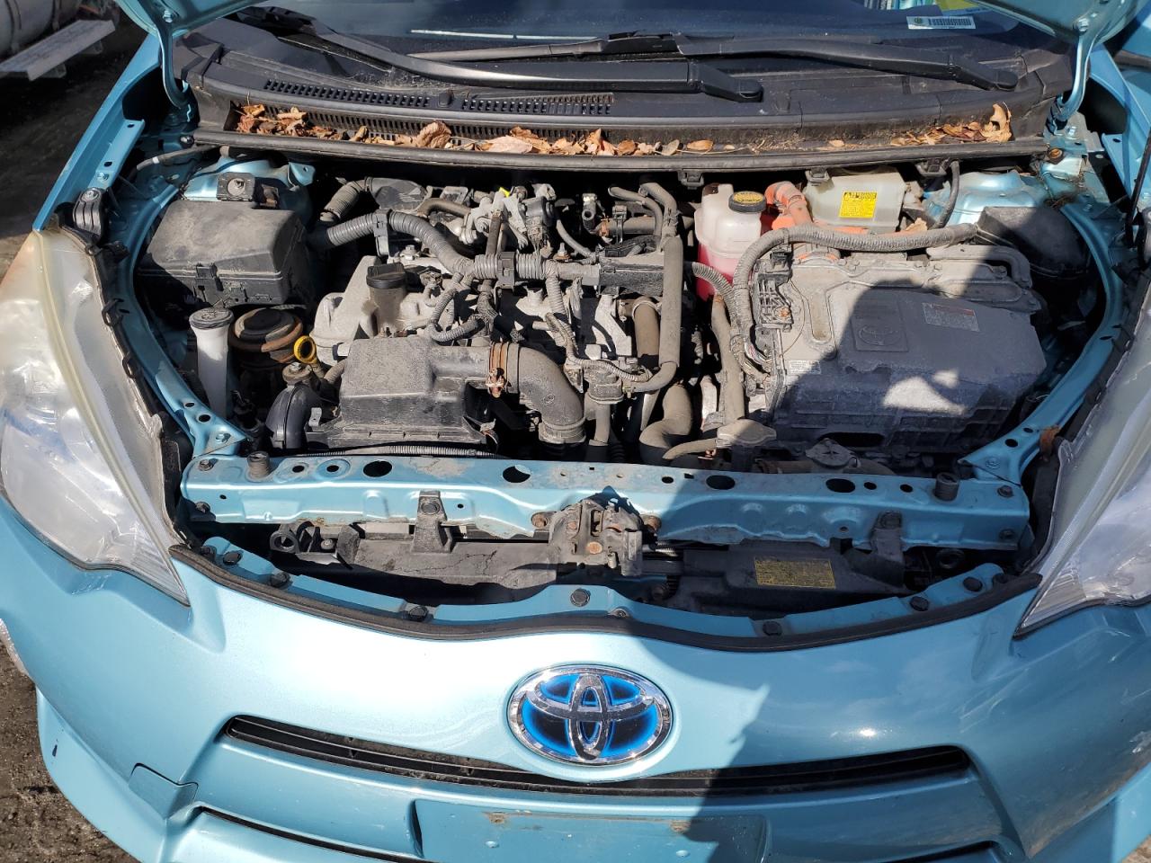 2013 Toyota Prius - Image 11