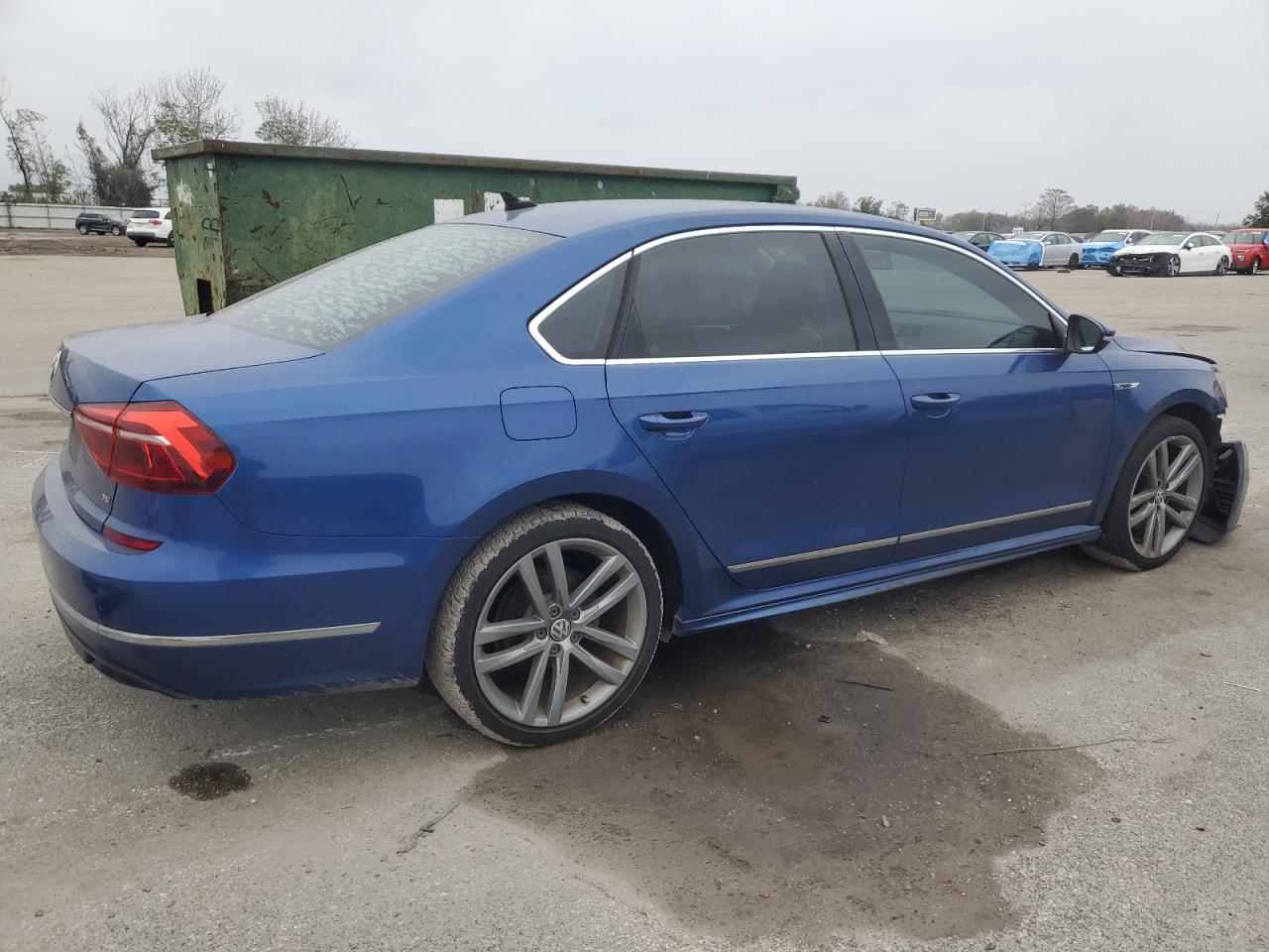 2017 Volkswagen Passat - Image 3