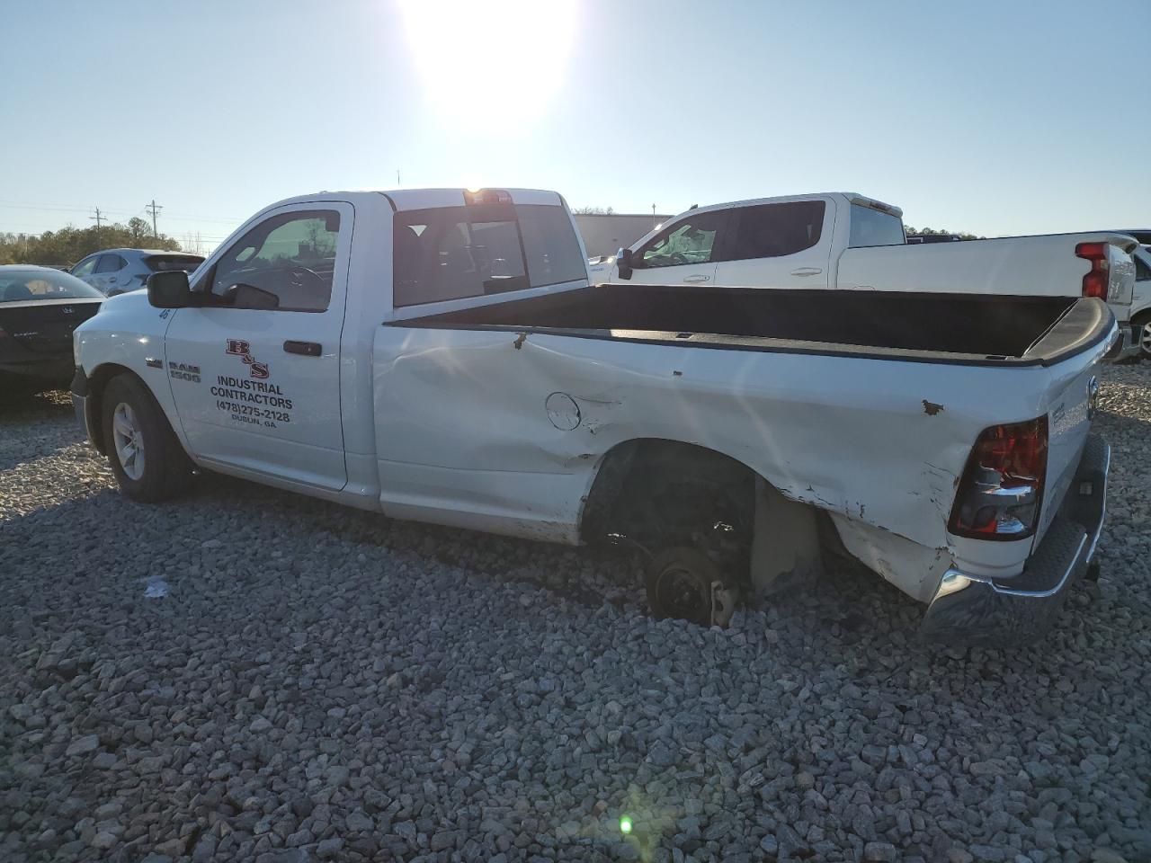 2016 RAM 1500 - Image 2