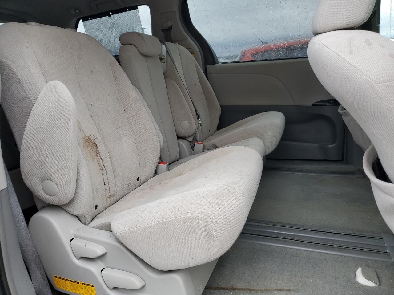 2014 Toyota Sienna - Image 11